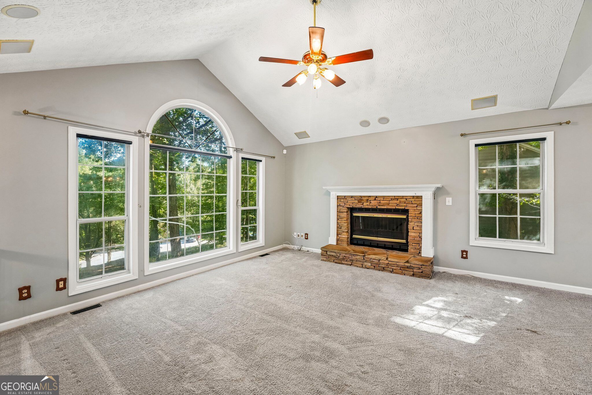 143 Hartwood Drive Property Photo 8