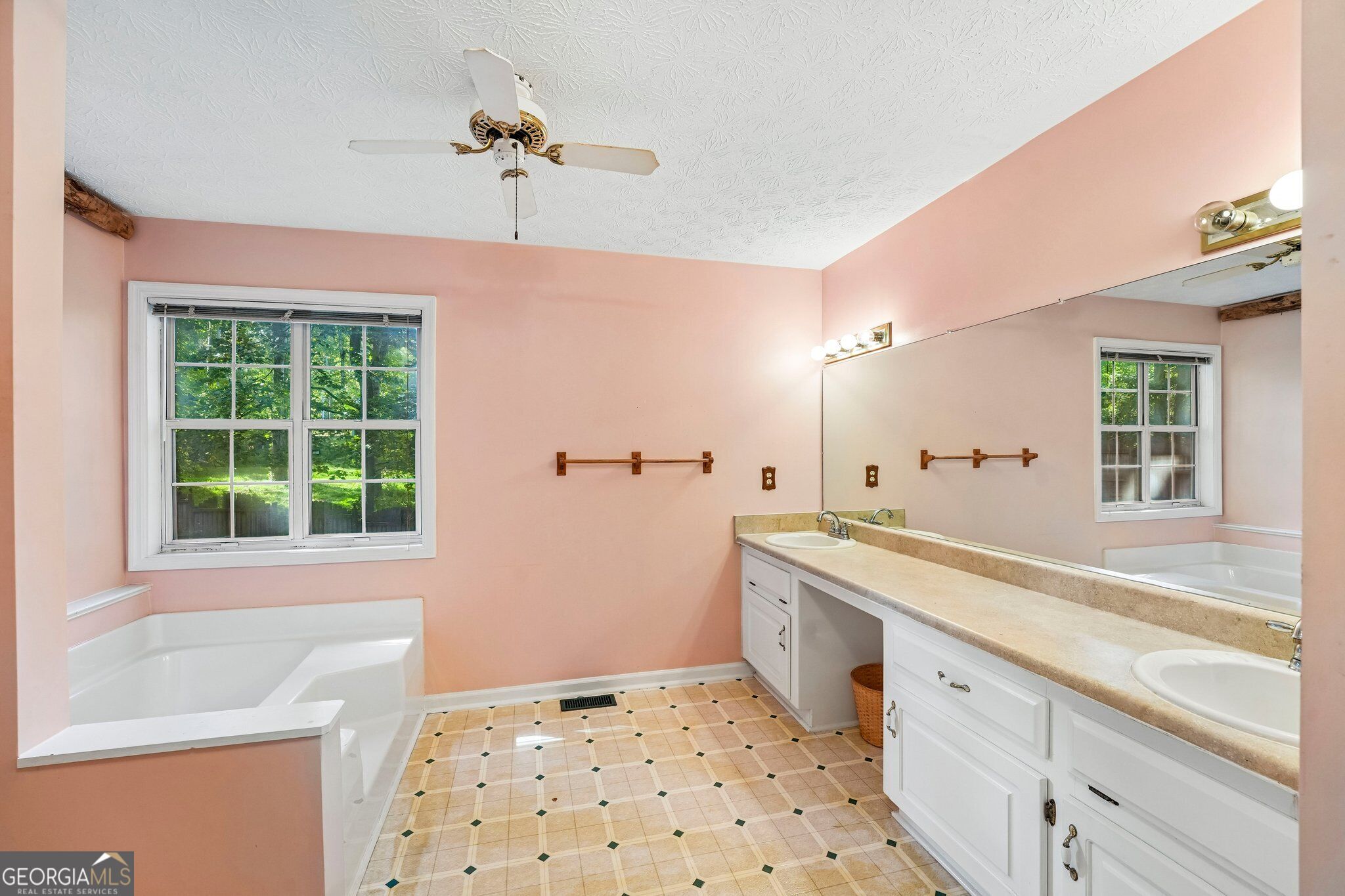 143 Hartwood Drive Property Photo 28
