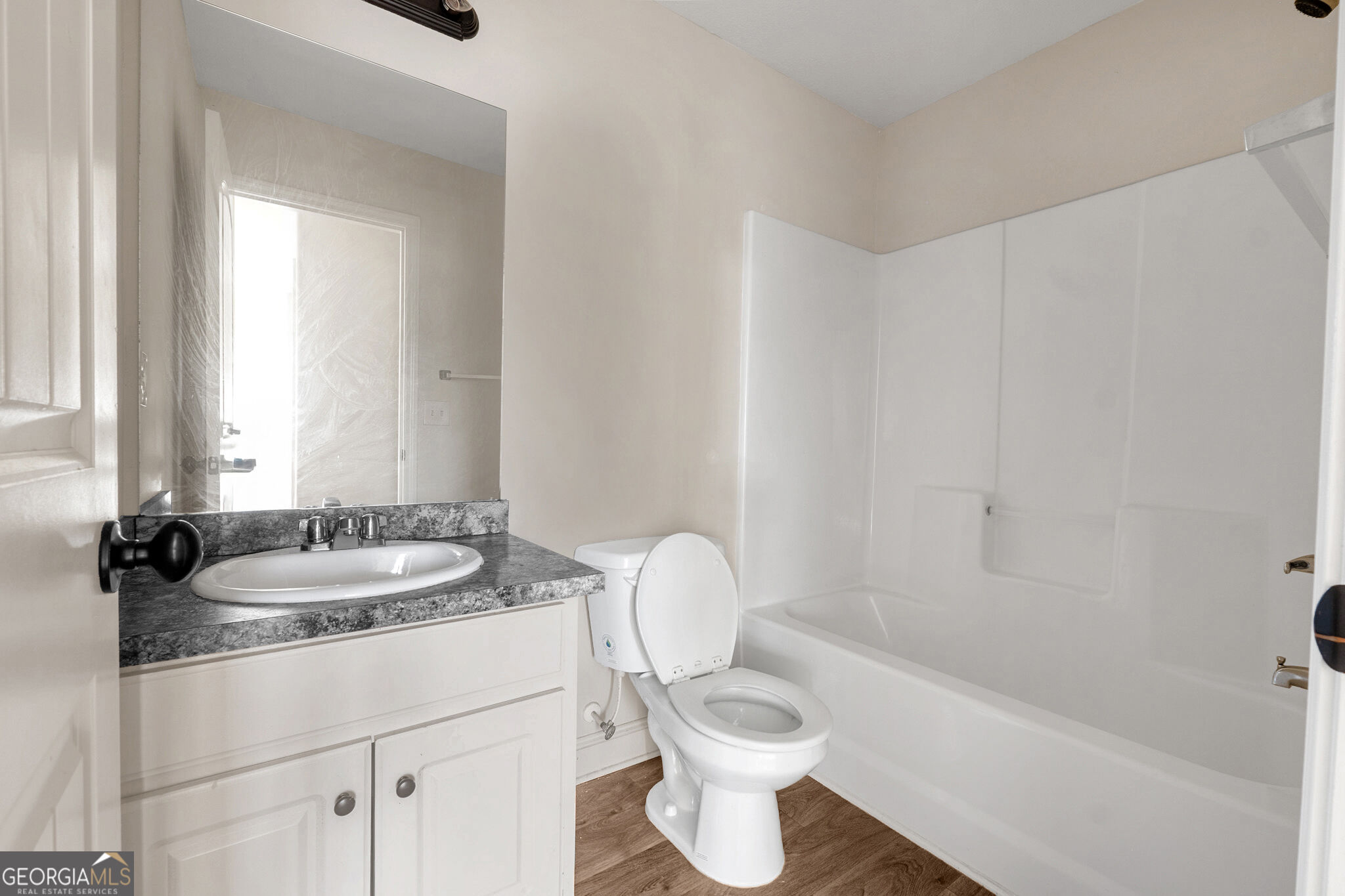 1615 Newport Drive Property Photo 7