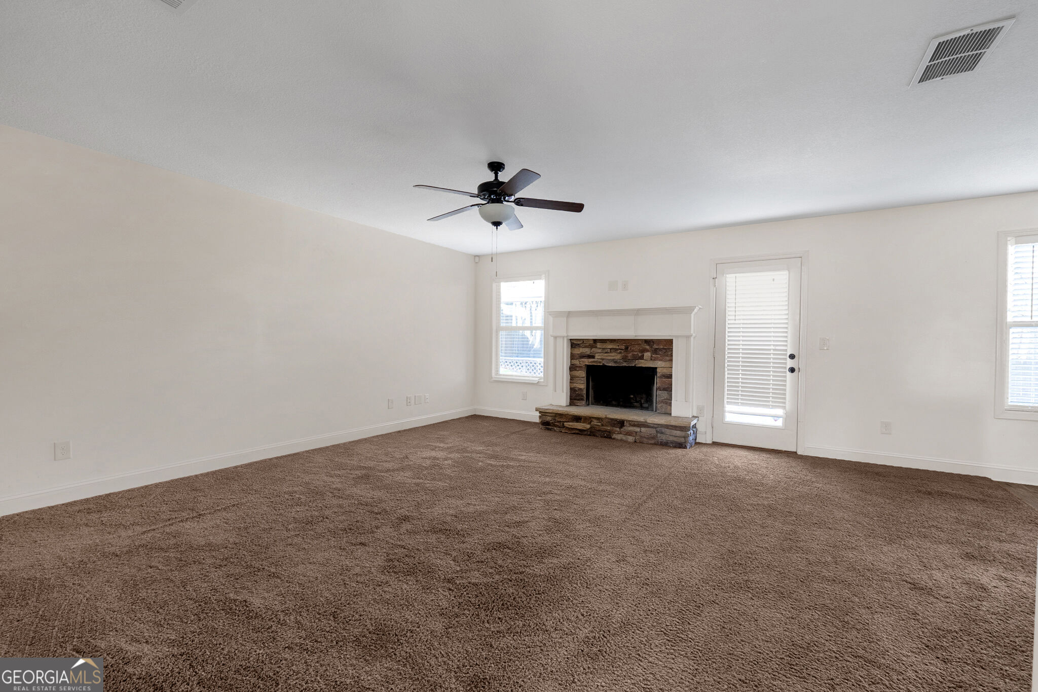 1615 Newport Drive Property Photo 12