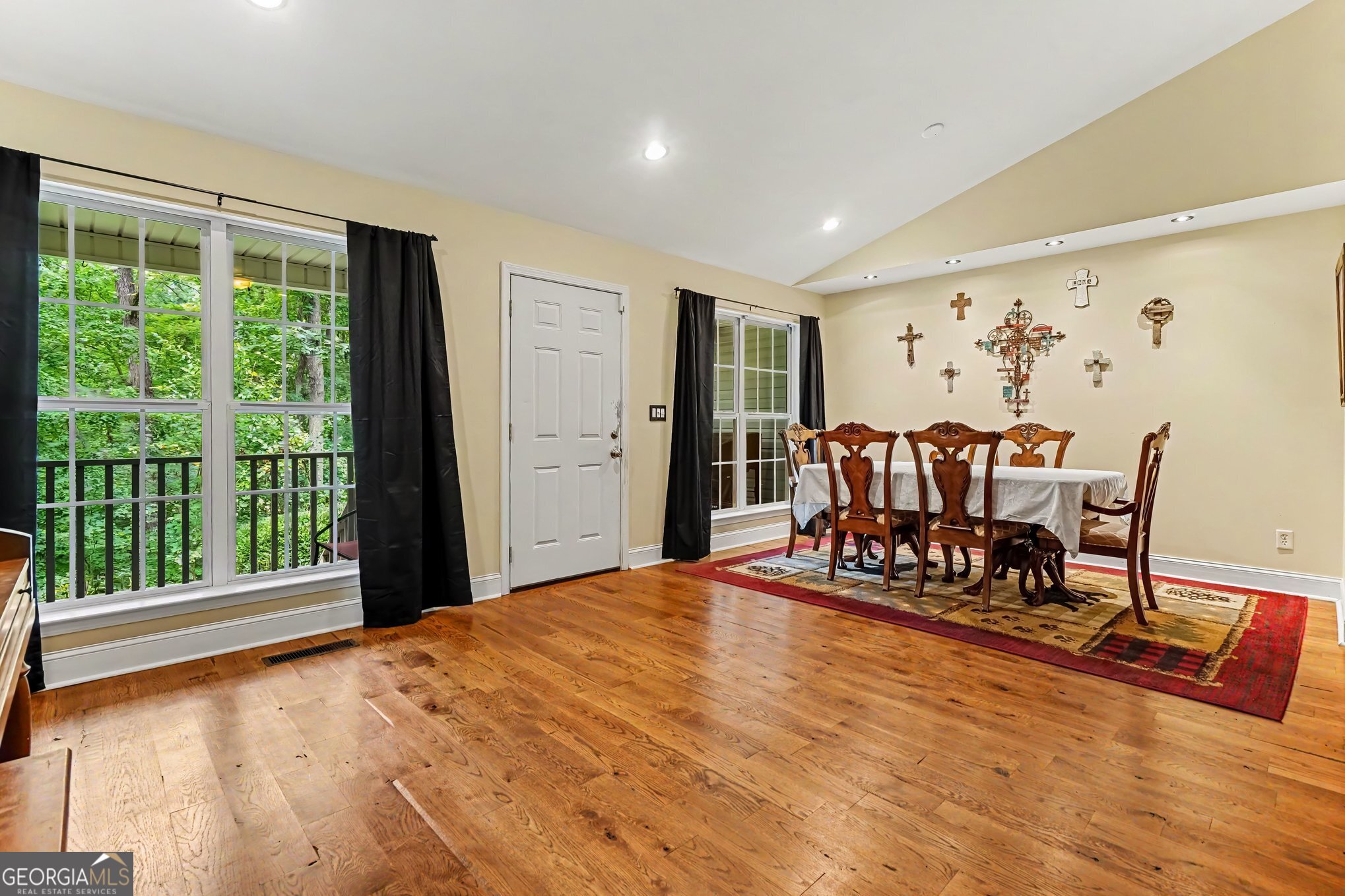 390 Cotton Tail Drive Property Photo 4