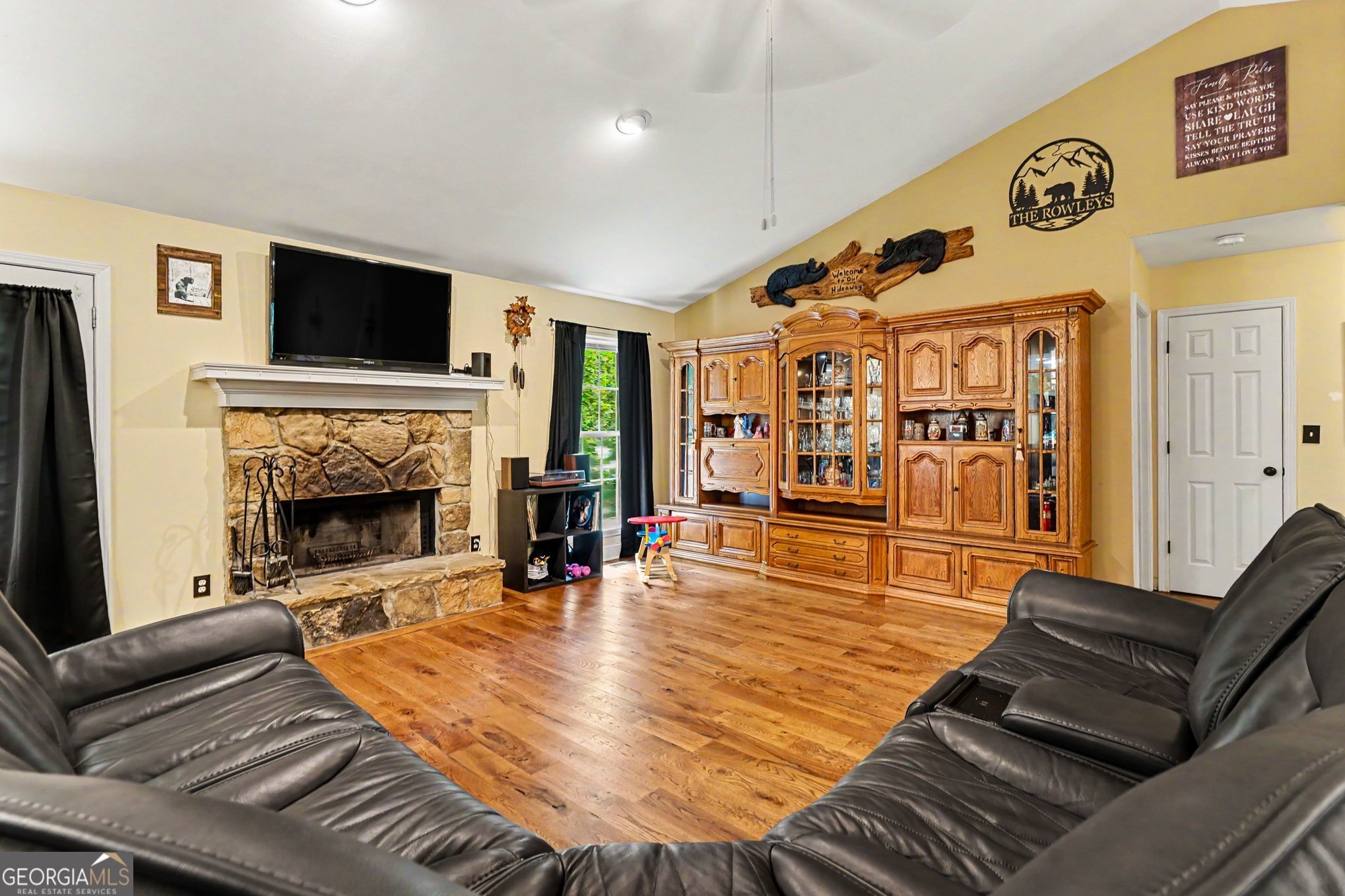 390 Cotton Tail Drive Property Photo 8