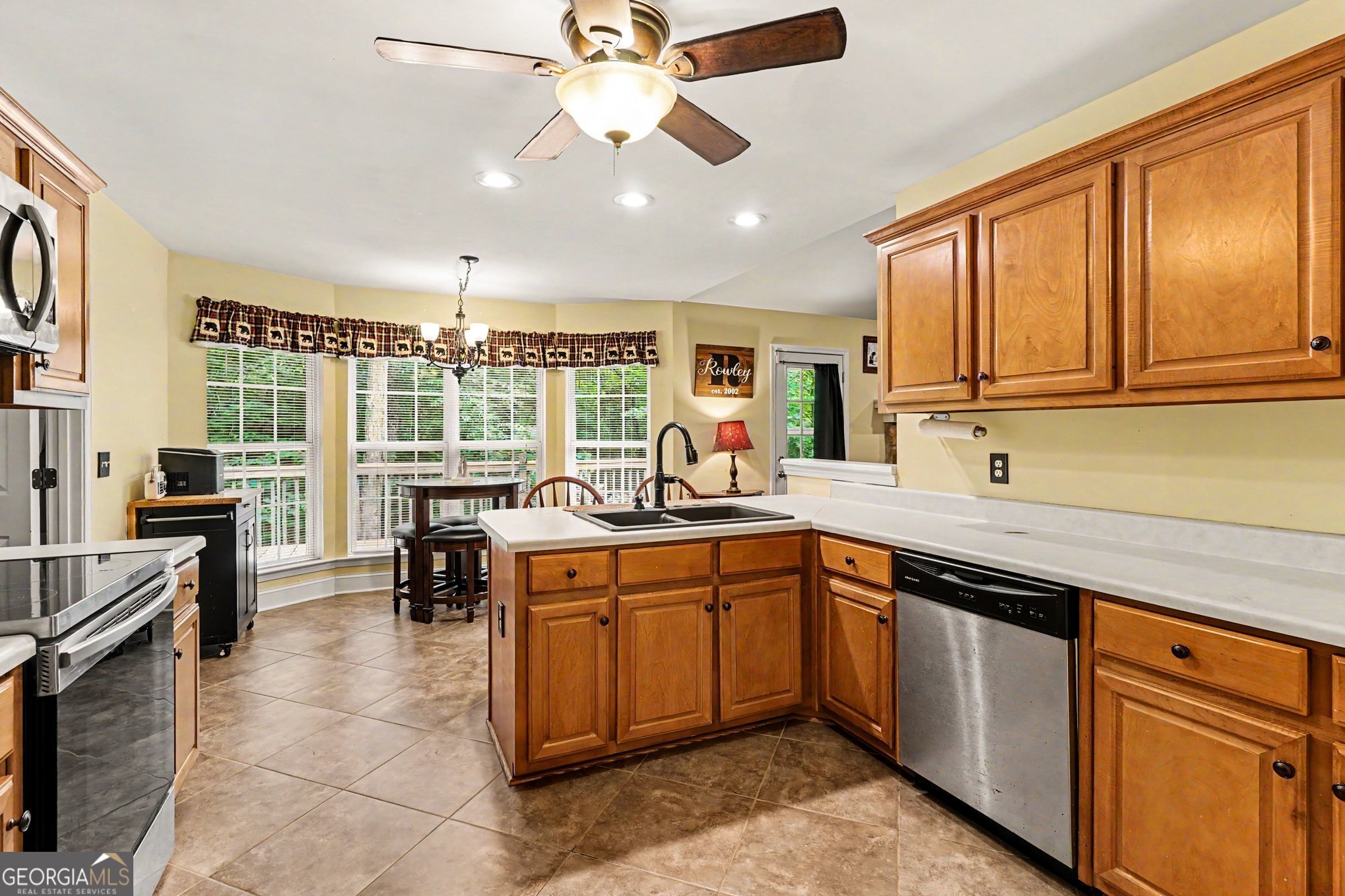 390 Cotton Tail Drive Property Photo 11