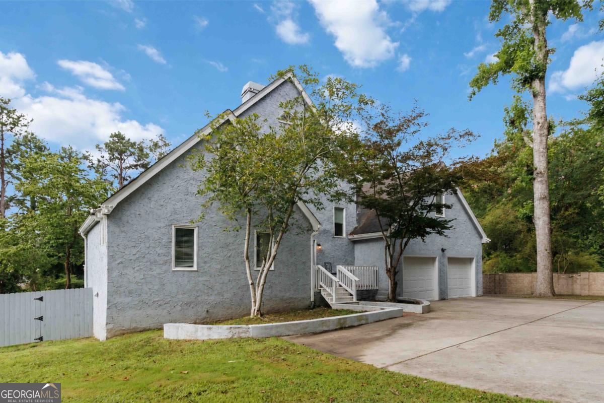 1339 Mundys Mill Road Property Photo 2