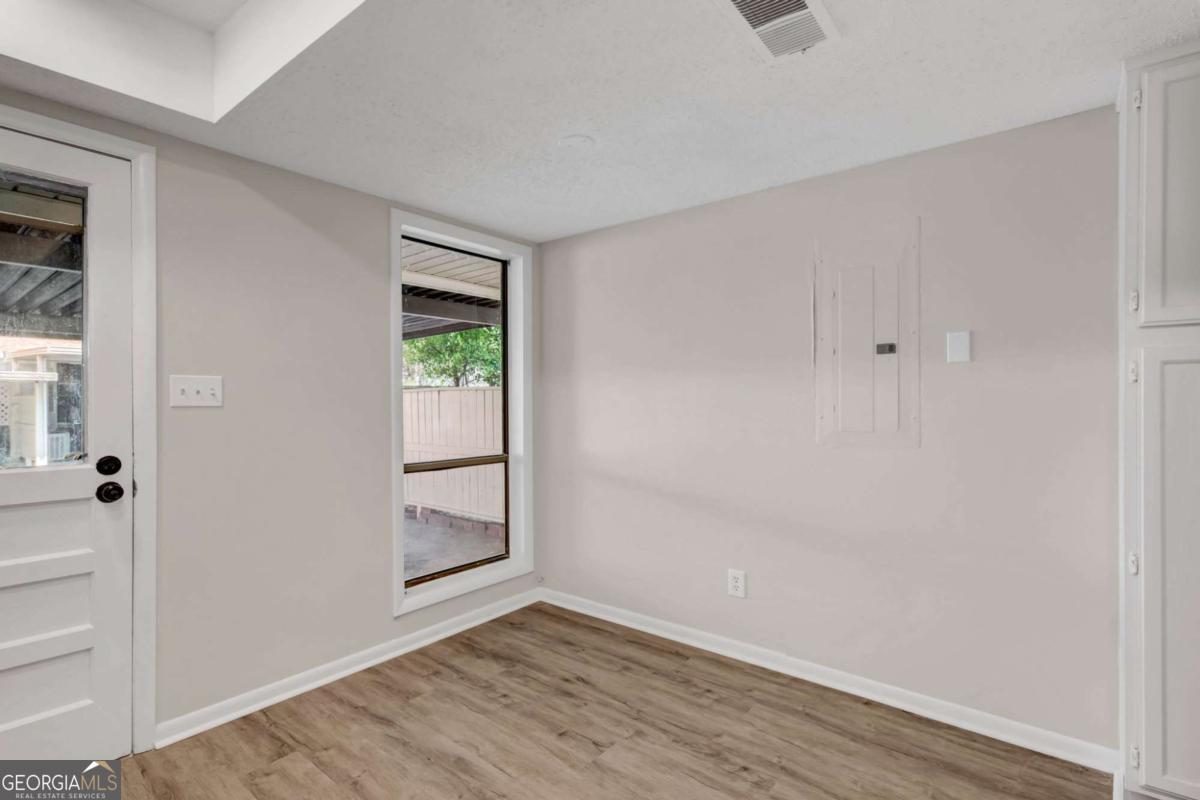 708 Serramonte Drive Property Photo 8