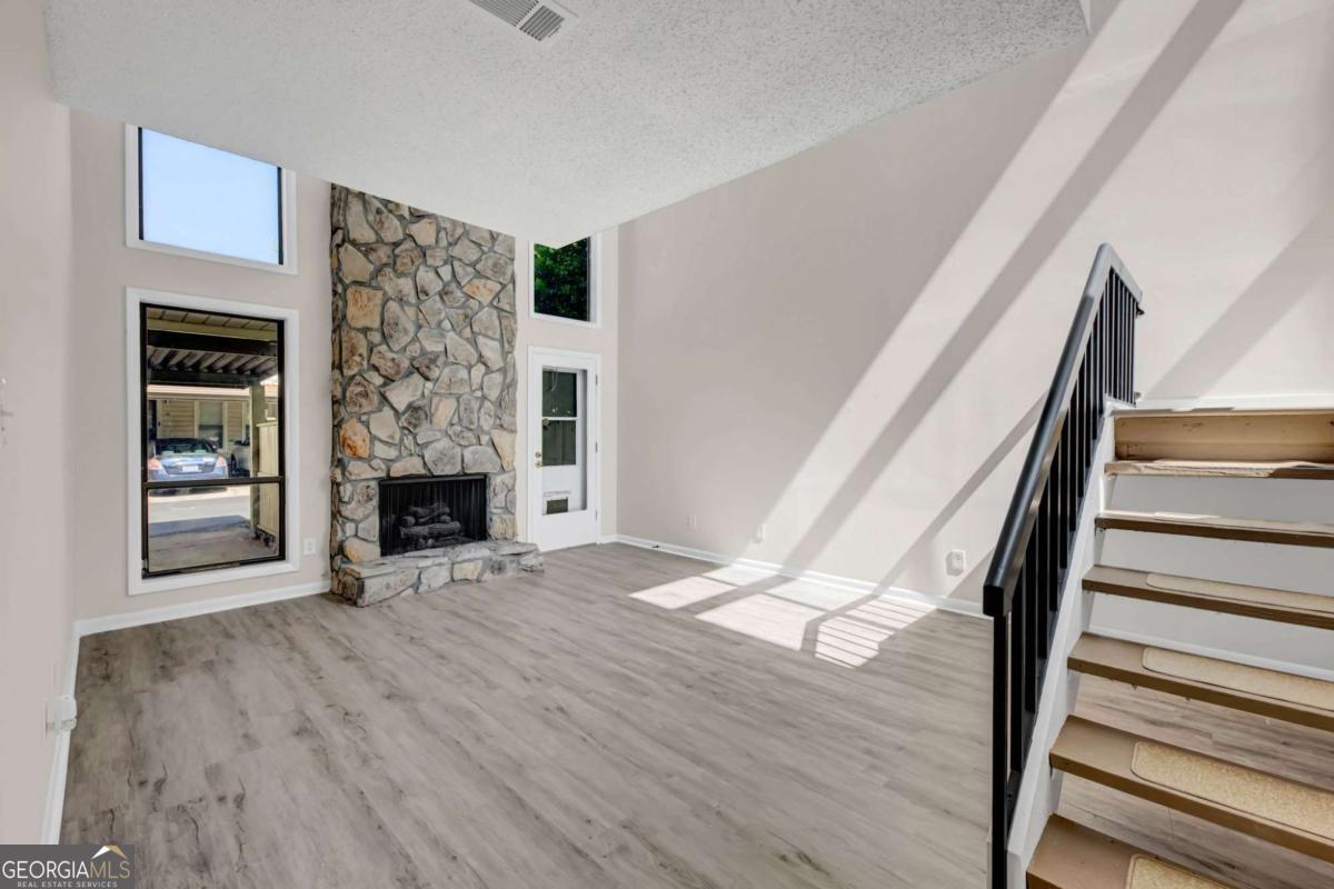 708 Serramonte Drive Property Photo 11