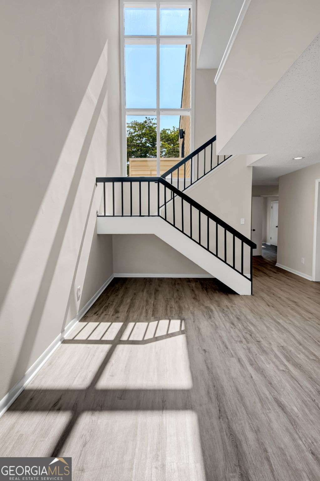 708 Serramonte Drive Property Photo 12