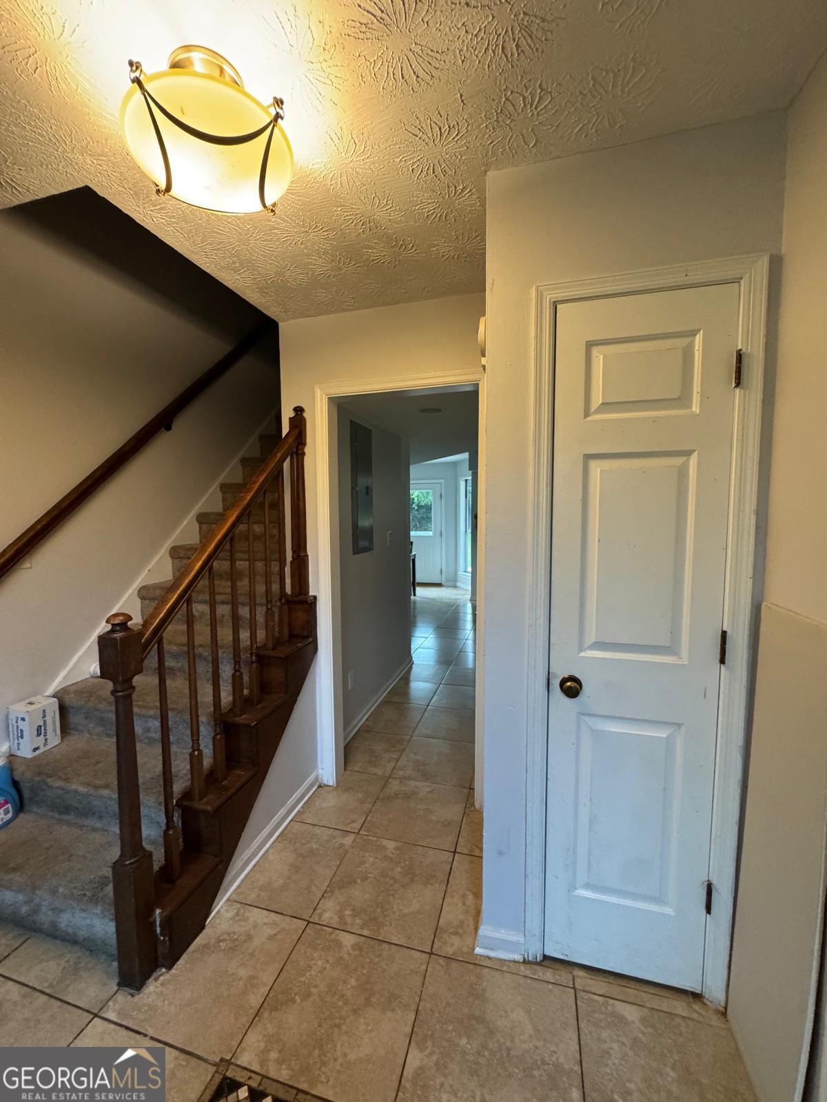 760 Kings Crest Court Property Photo 8
