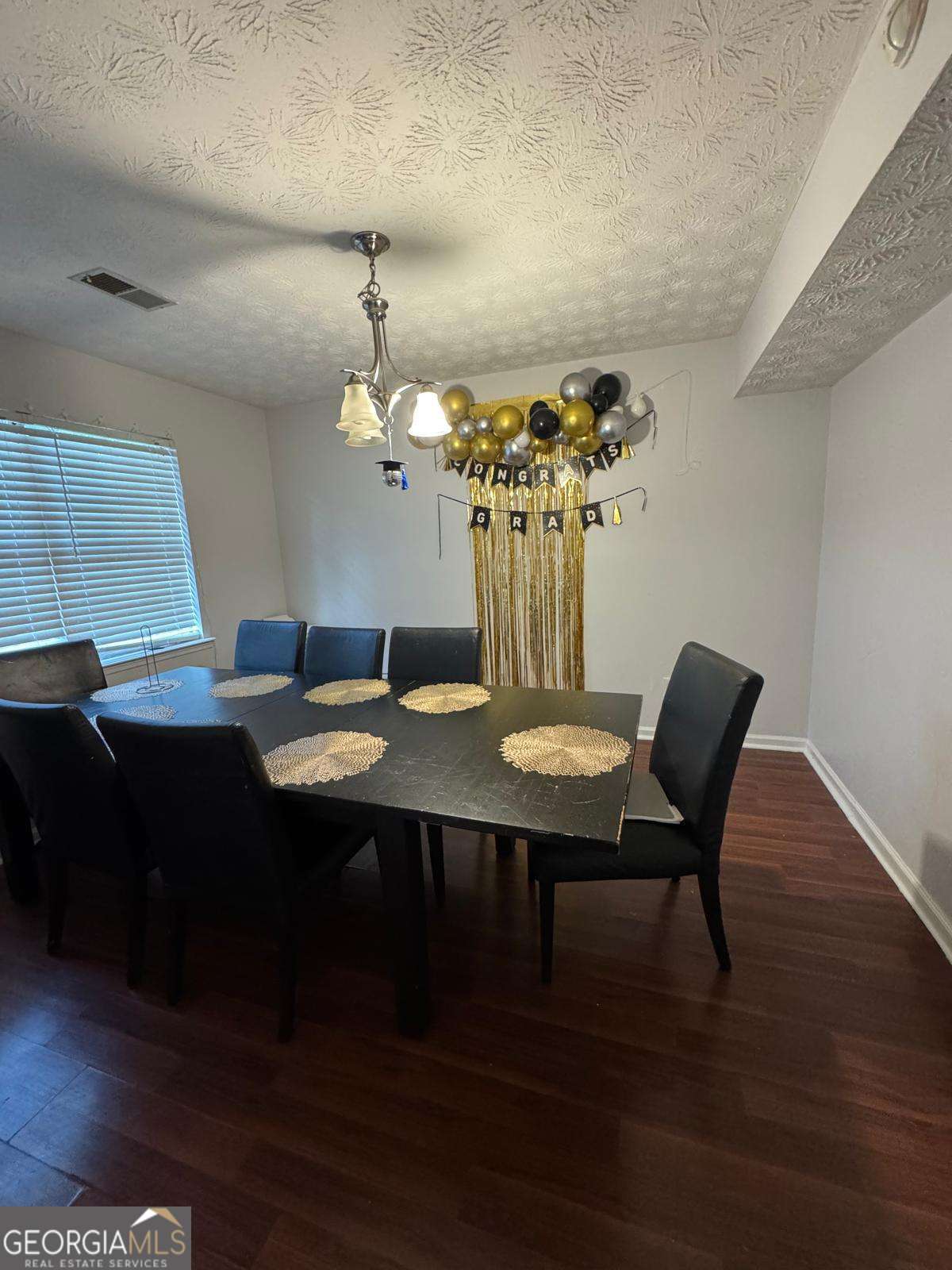 760 Kings Crest Court Property Photo 11
