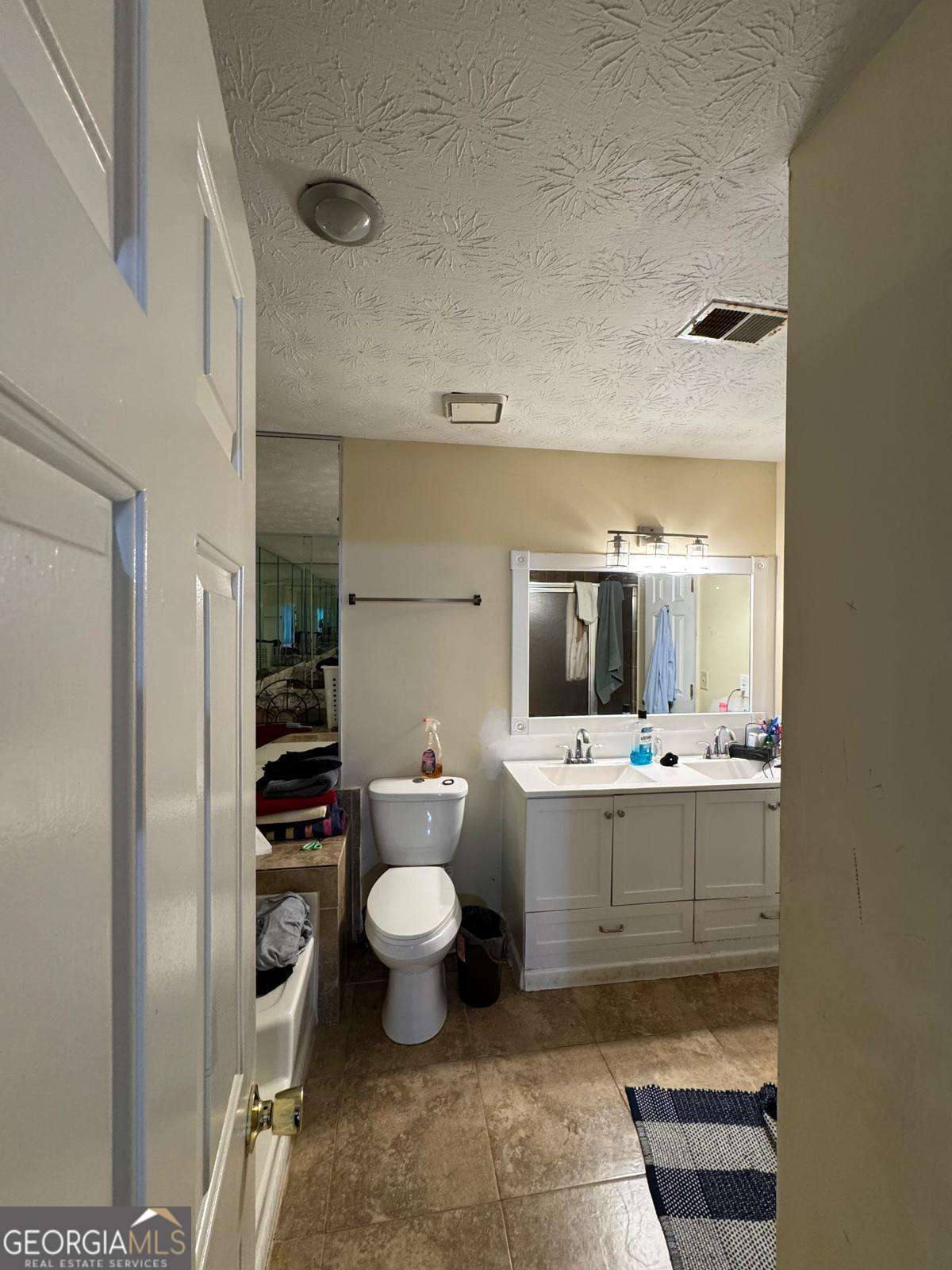 760 Kings Crest Court Property Photo 13