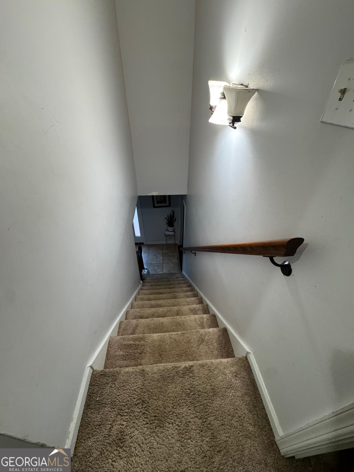 760 Kings Crest Court Property Photo 16