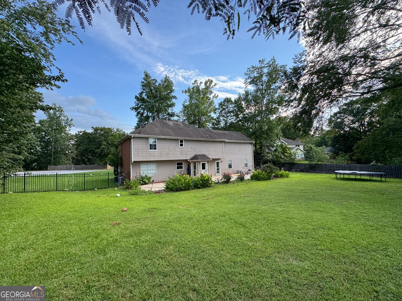 760 Kings Crest Court Property Photo 25