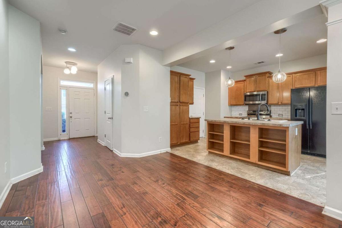 5237 Mill Way Property Photo 6