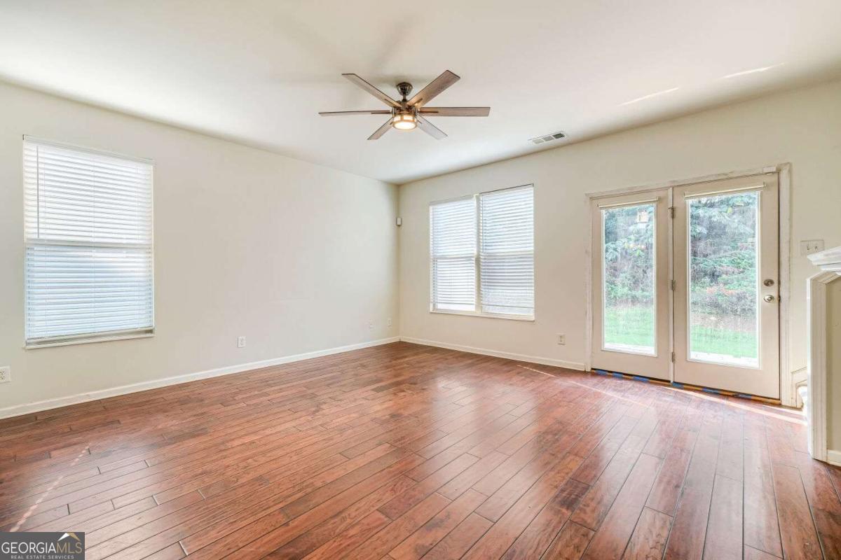 5237 Mill Way Property Photo 7