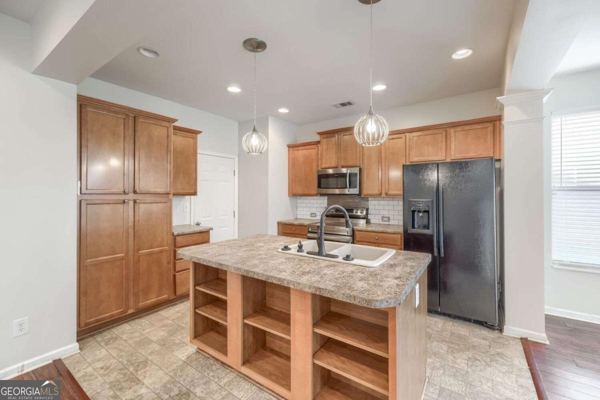 5237 Mill Way Property Photo 11