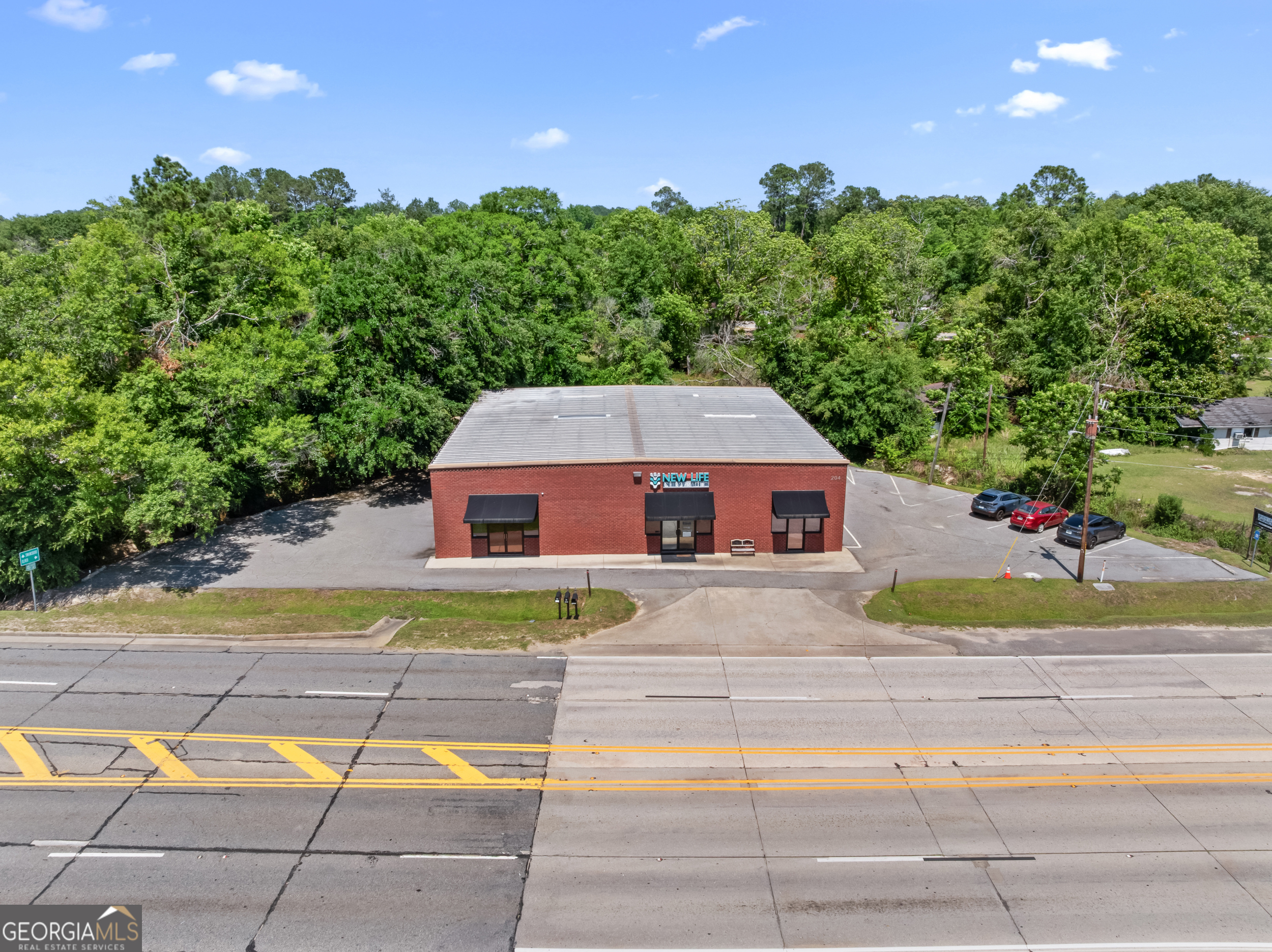 1336 Northside Drive E Property Photo 1
