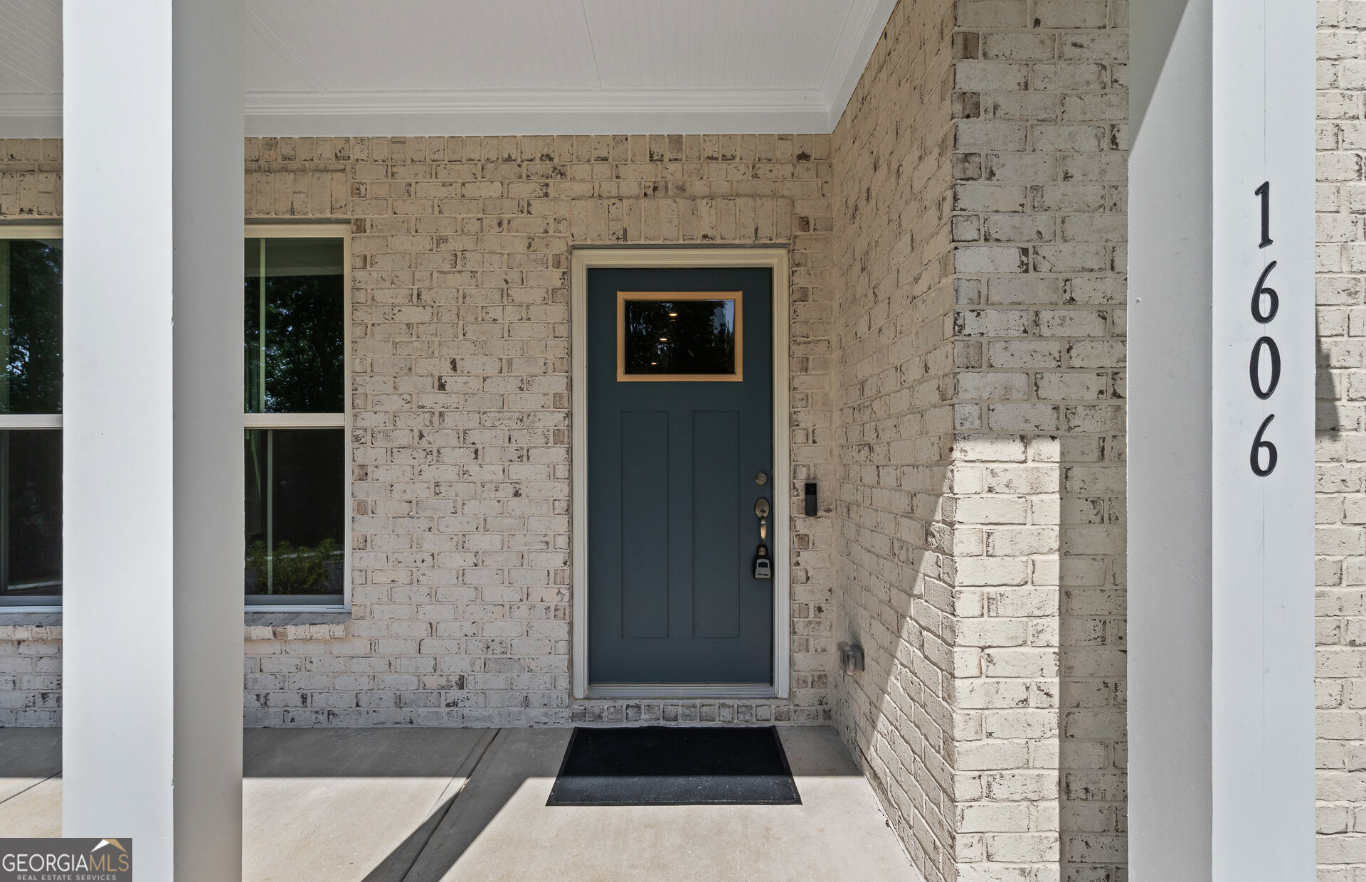 1606 Waterchase Drive Property Photo 4