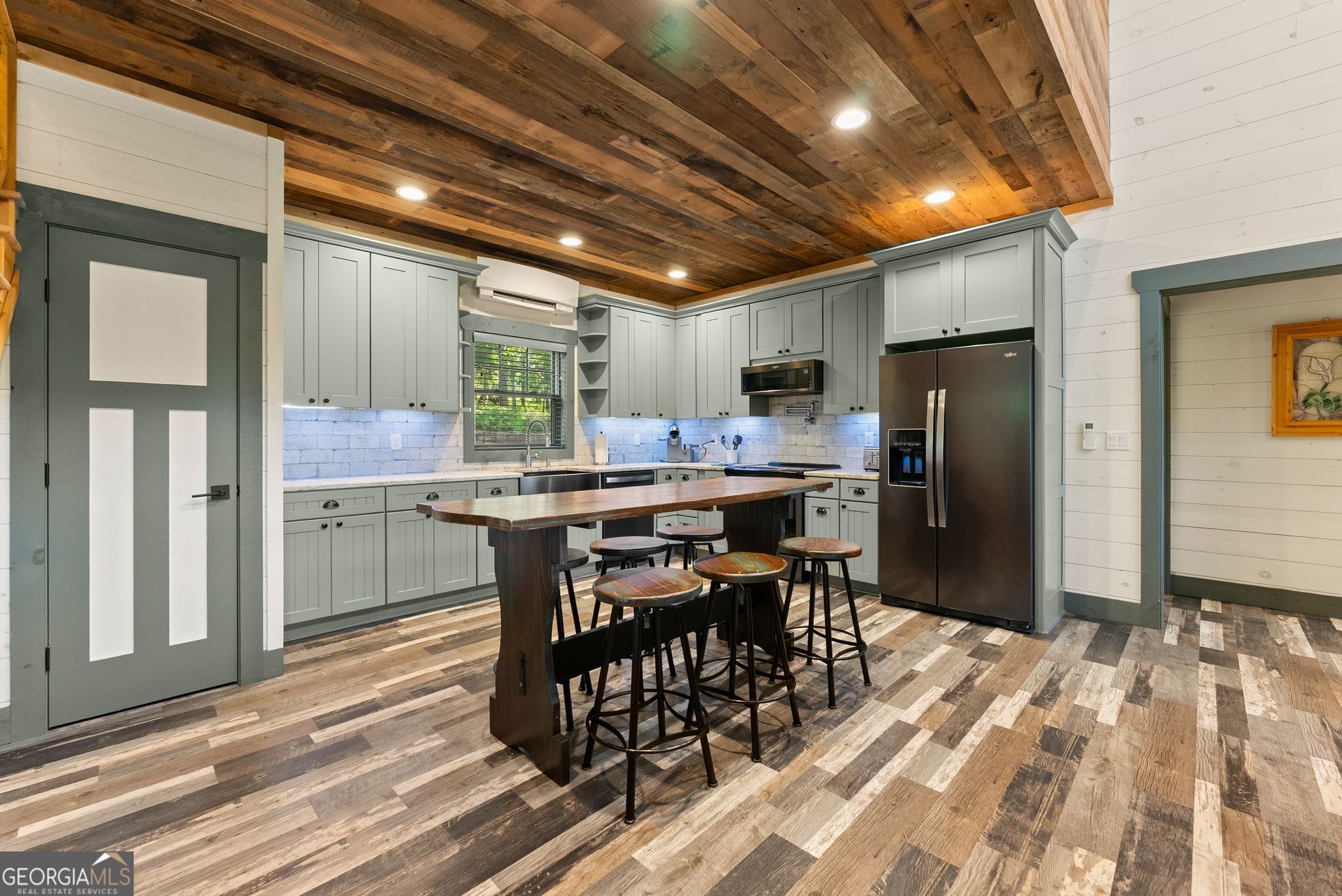 4061 Property Photo 16