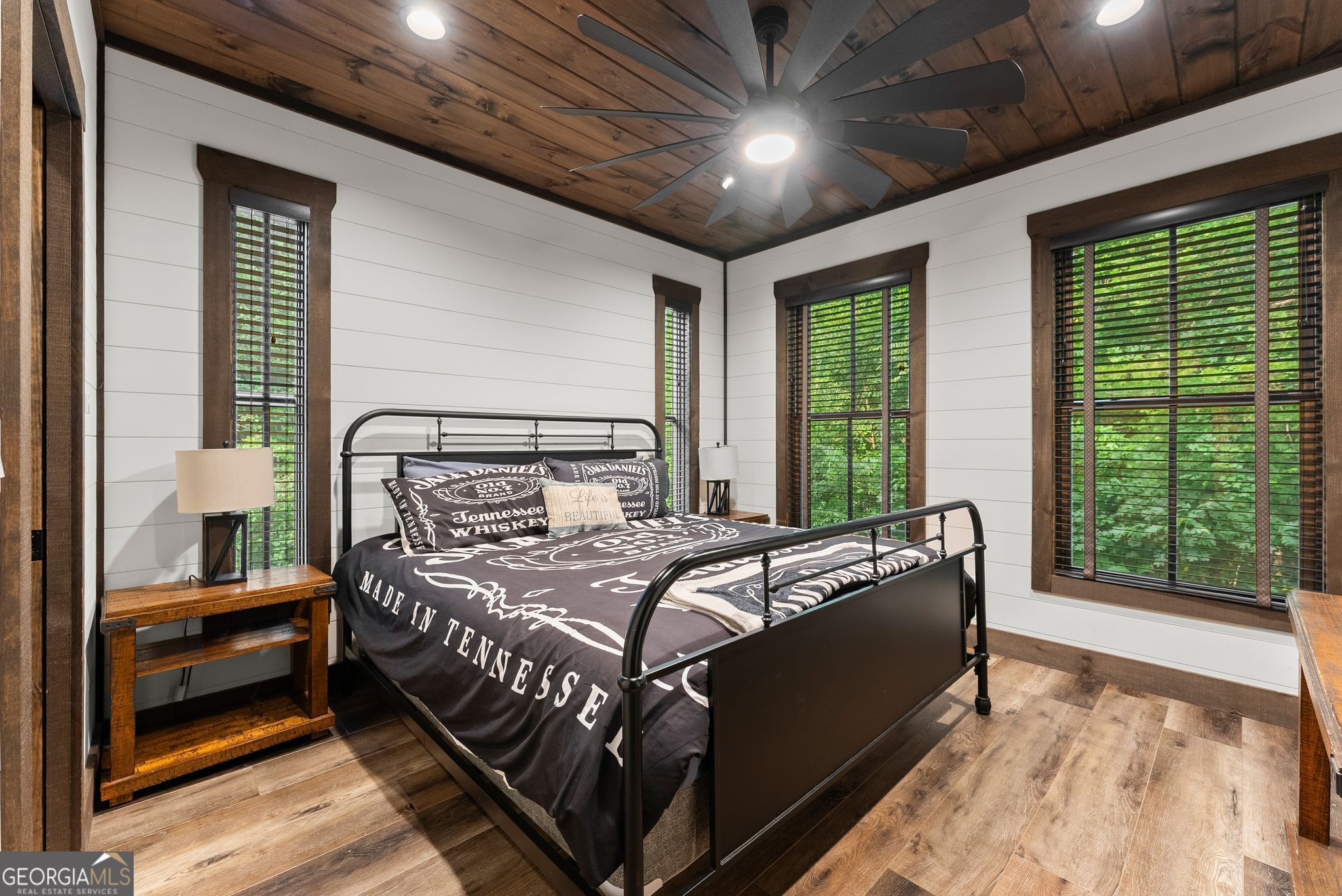 4061 Property Photo 60