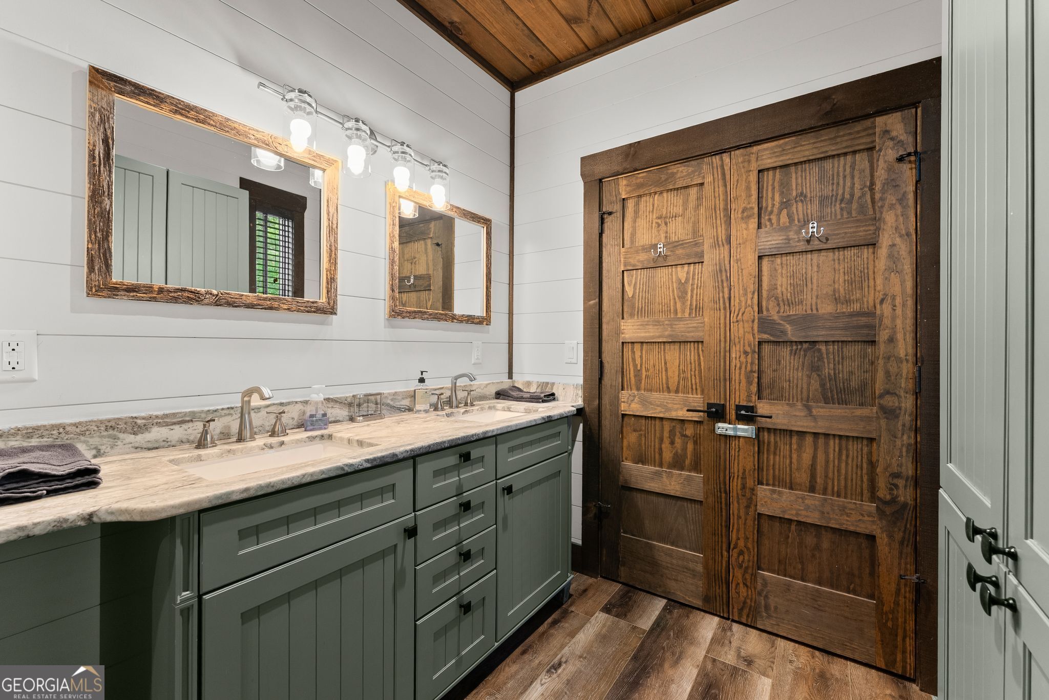 4061 Property Photo 64