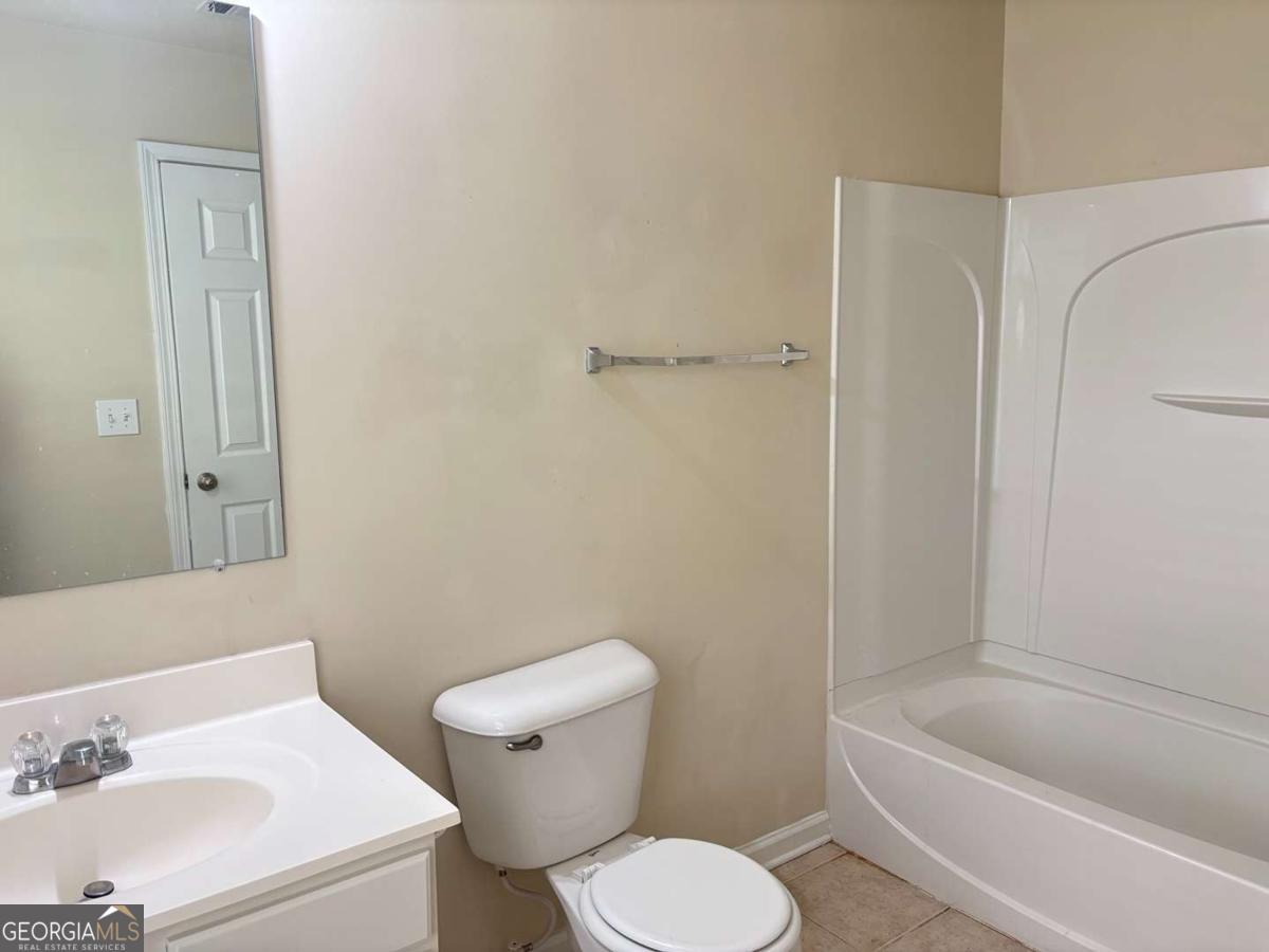 2215 Landing Walk Drive Property Photo 14