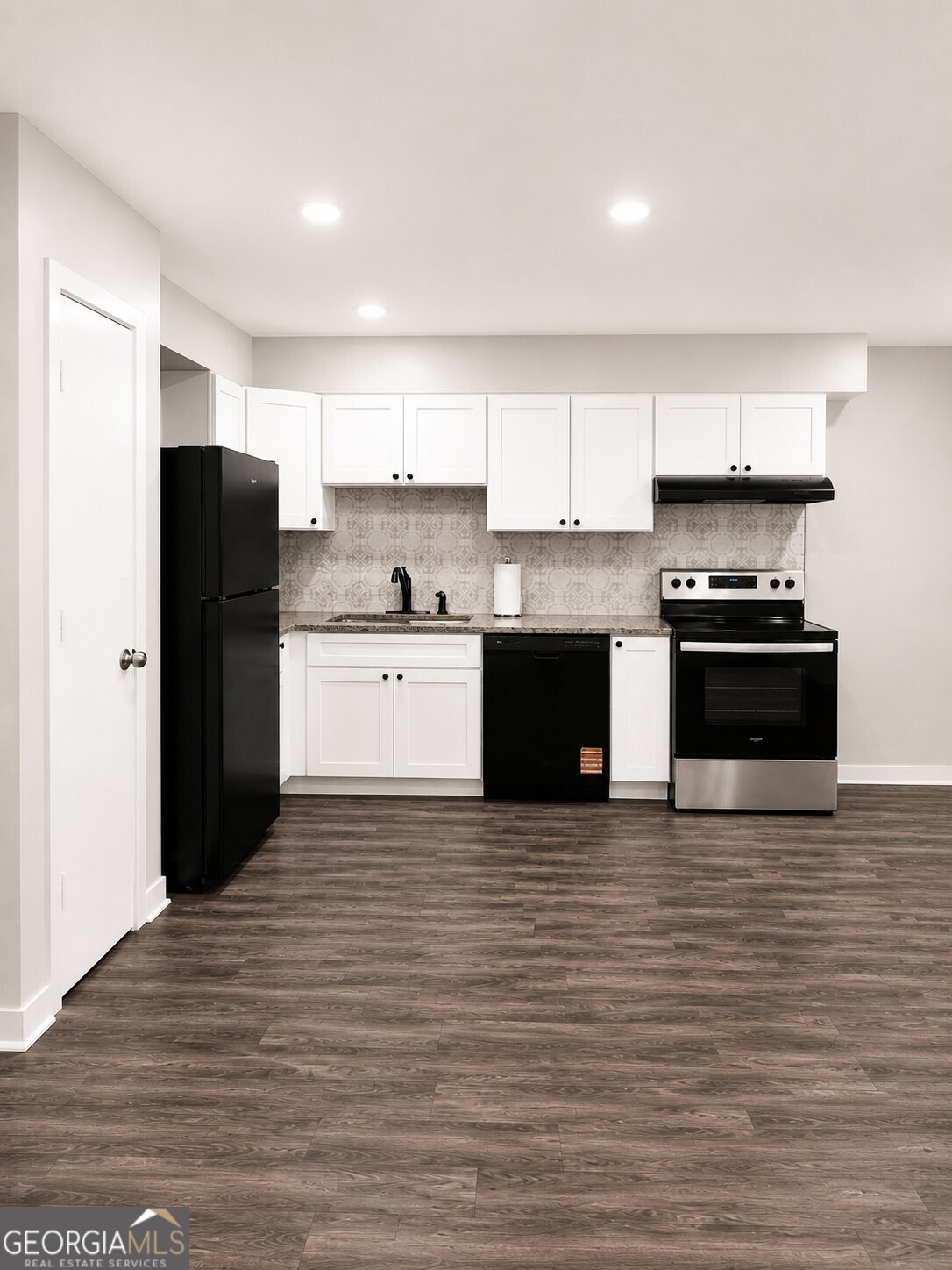 100 Summerwood Drive Property Photo 10