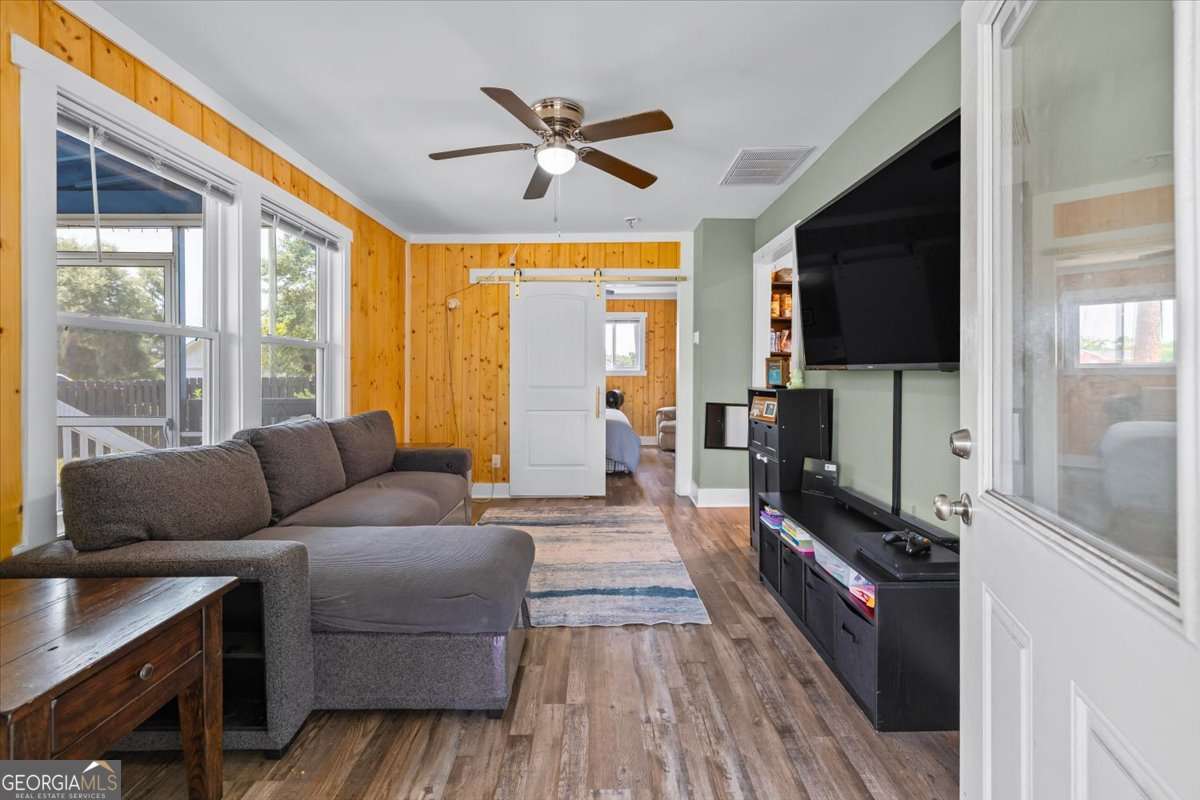 204 N Ash Street Property Photo 4