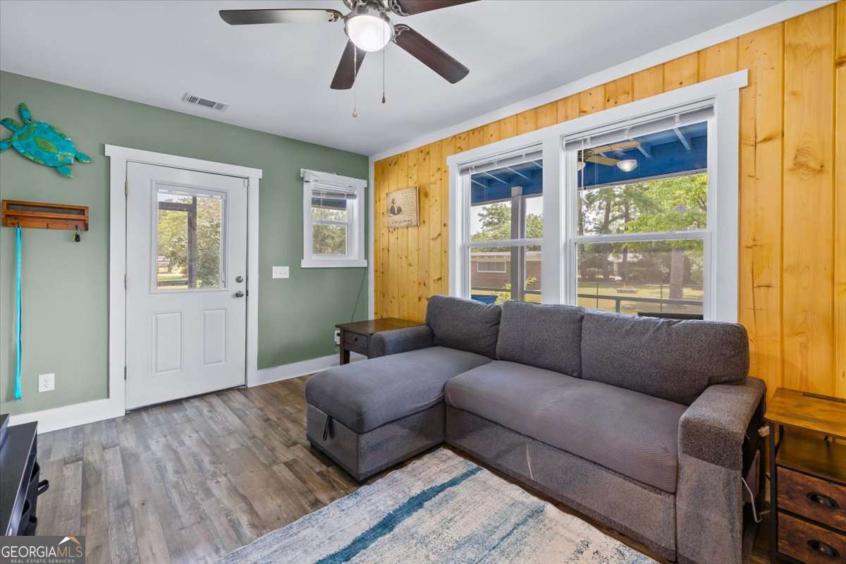 204 N Ash Street Property Photo 6