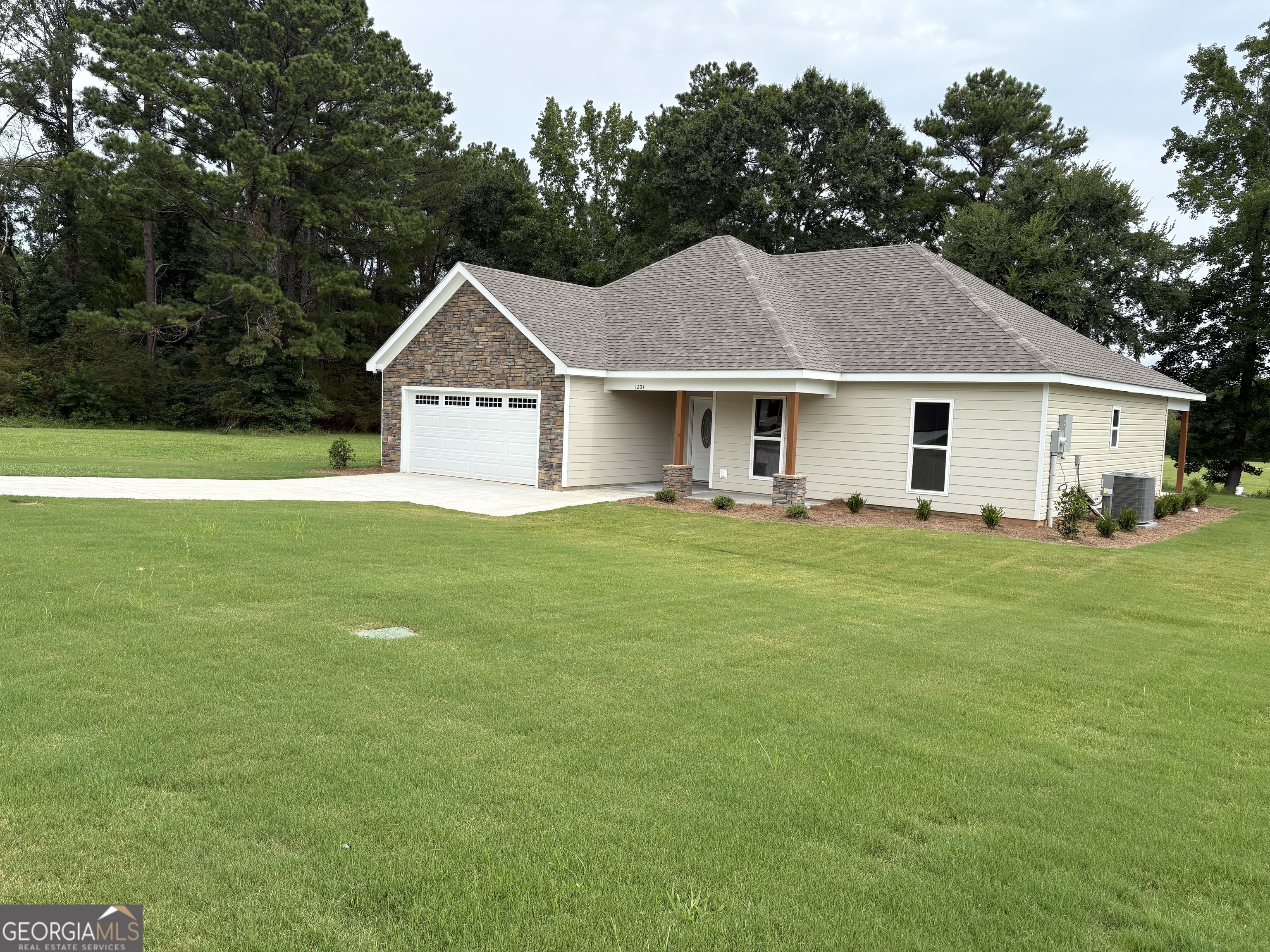 1204 22nd Pl Property Photo 3