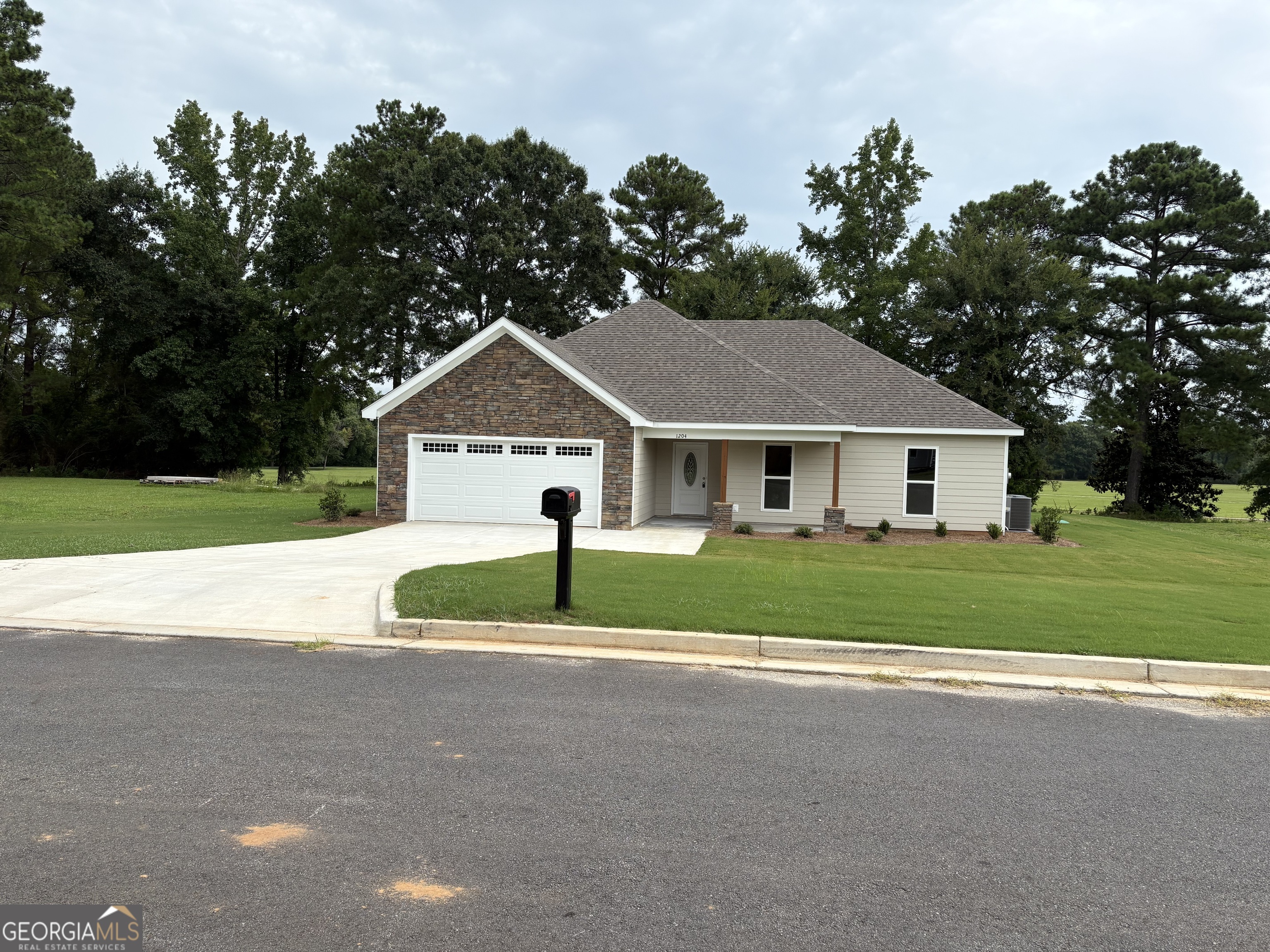 1204 22nd Pl Property Photo 4