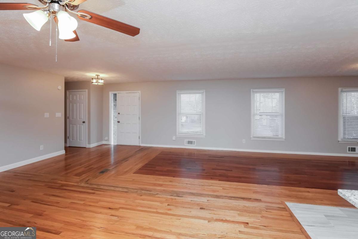 282 Somerset Court Property Photo 10