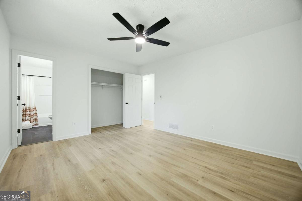 1290 Shallowford Road Property Photo 11