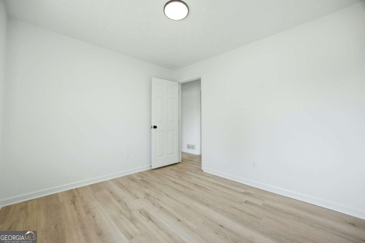 1290 Shallowford Road Property Photo 14