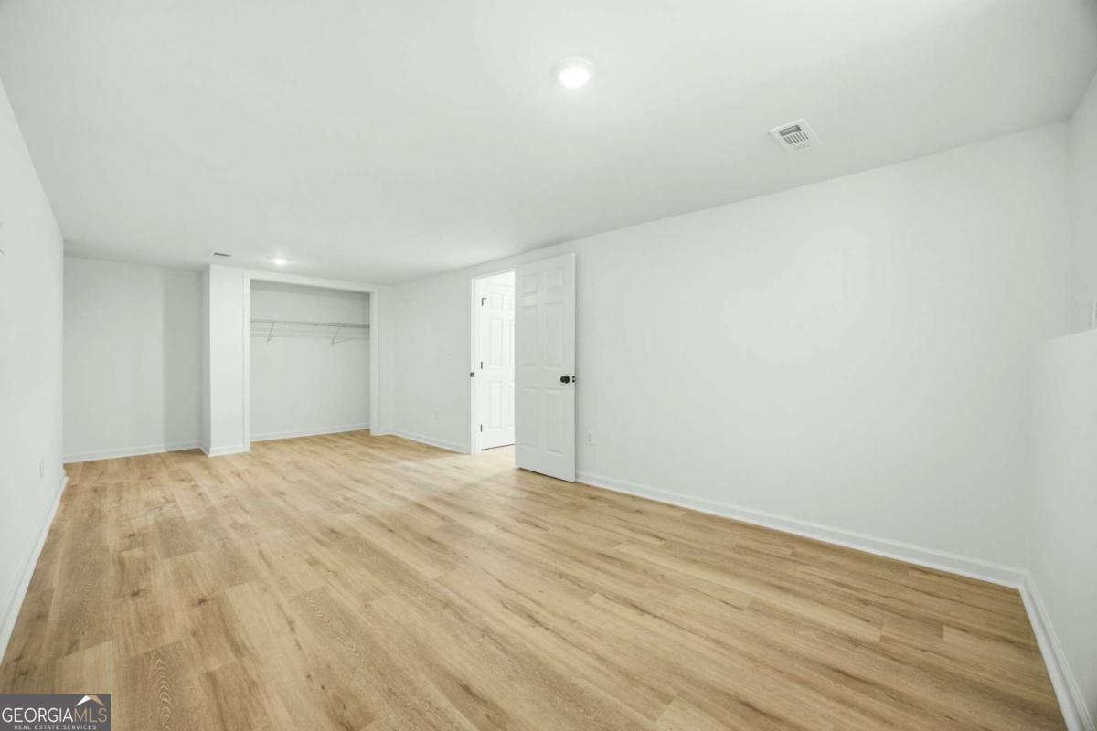 1290 Shallowford Road Property Photo 20