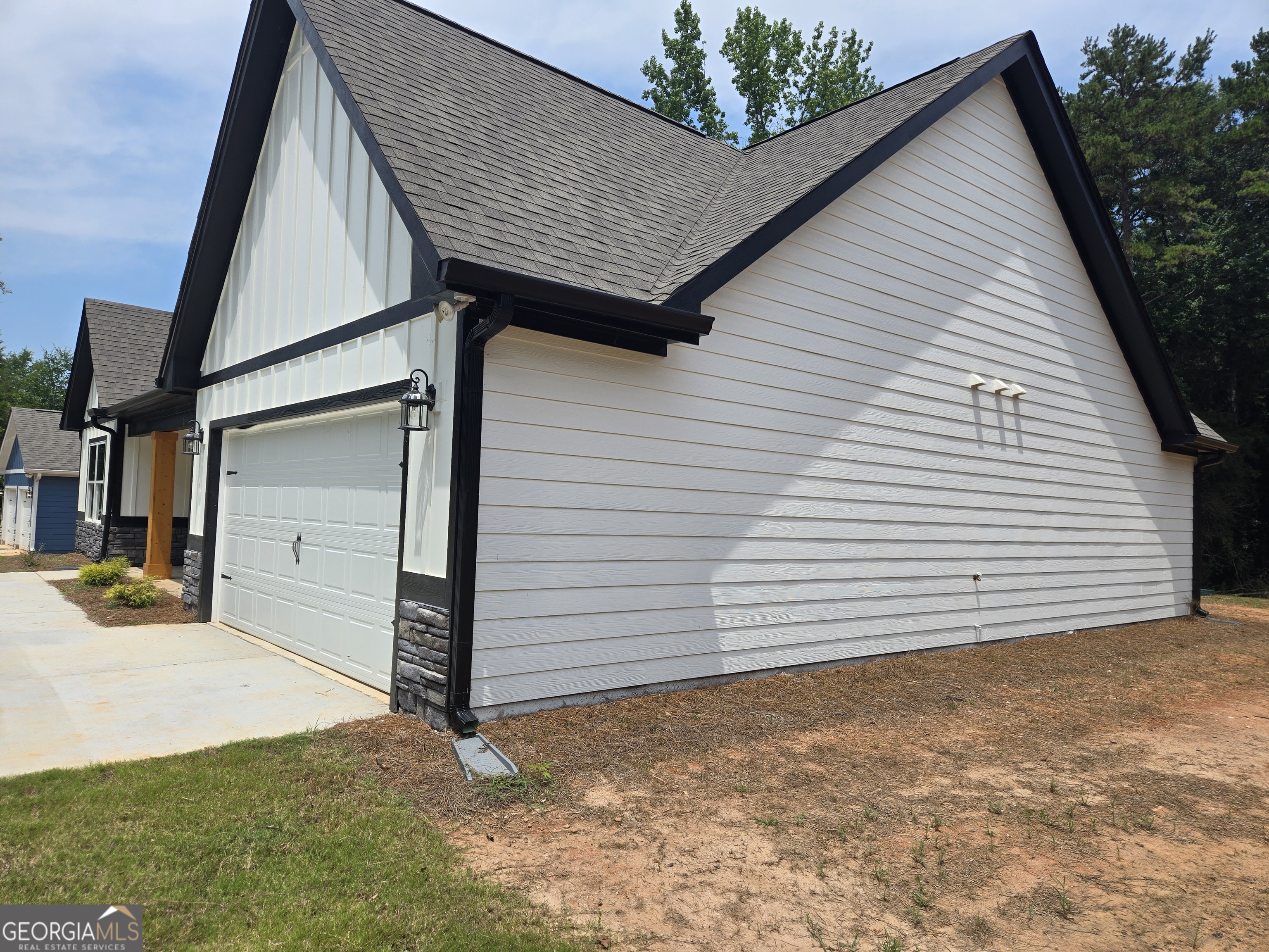 656 Highland Avenue Property Photo 4