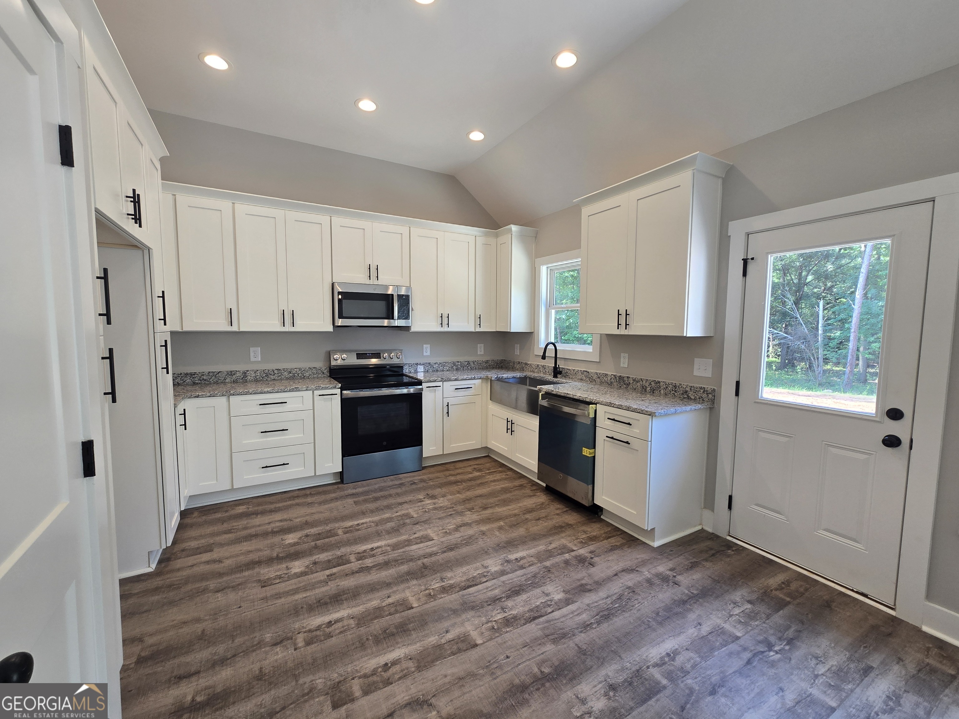 656 Highland Avenue Property Photo 11
