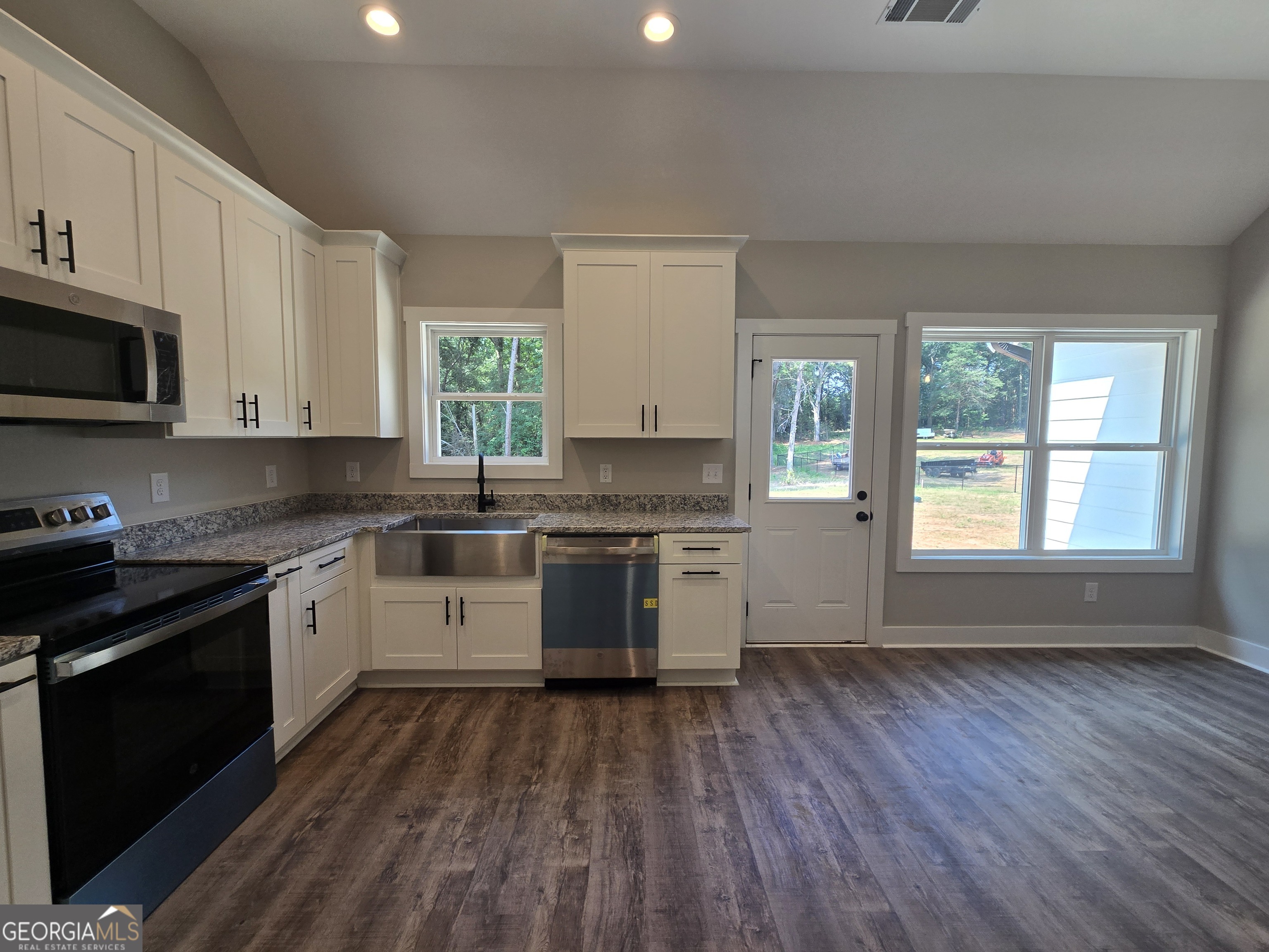 656 Highland Avenue Property Photo 12