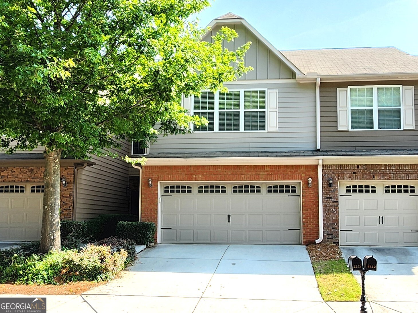 3249 Brockenhurst Drive Property Photo 1