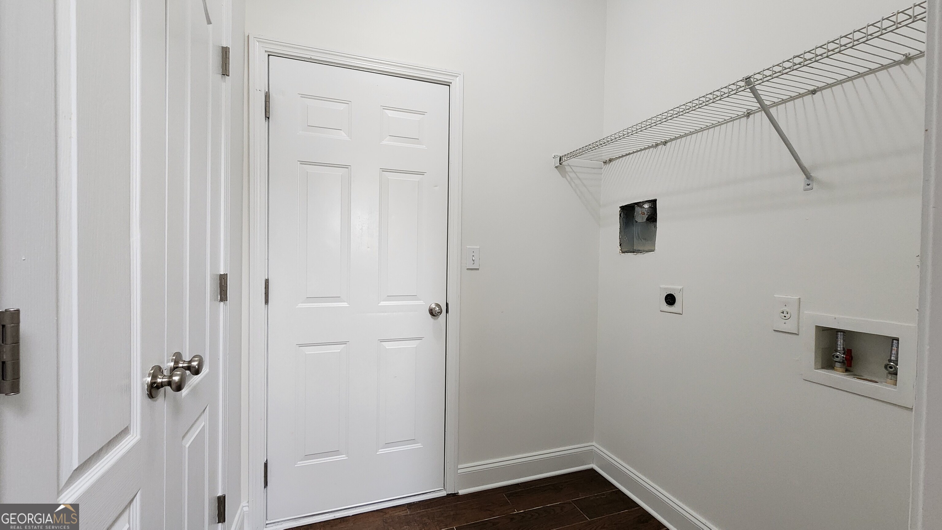 3249 Brockenhurst Drive Property Photo 9