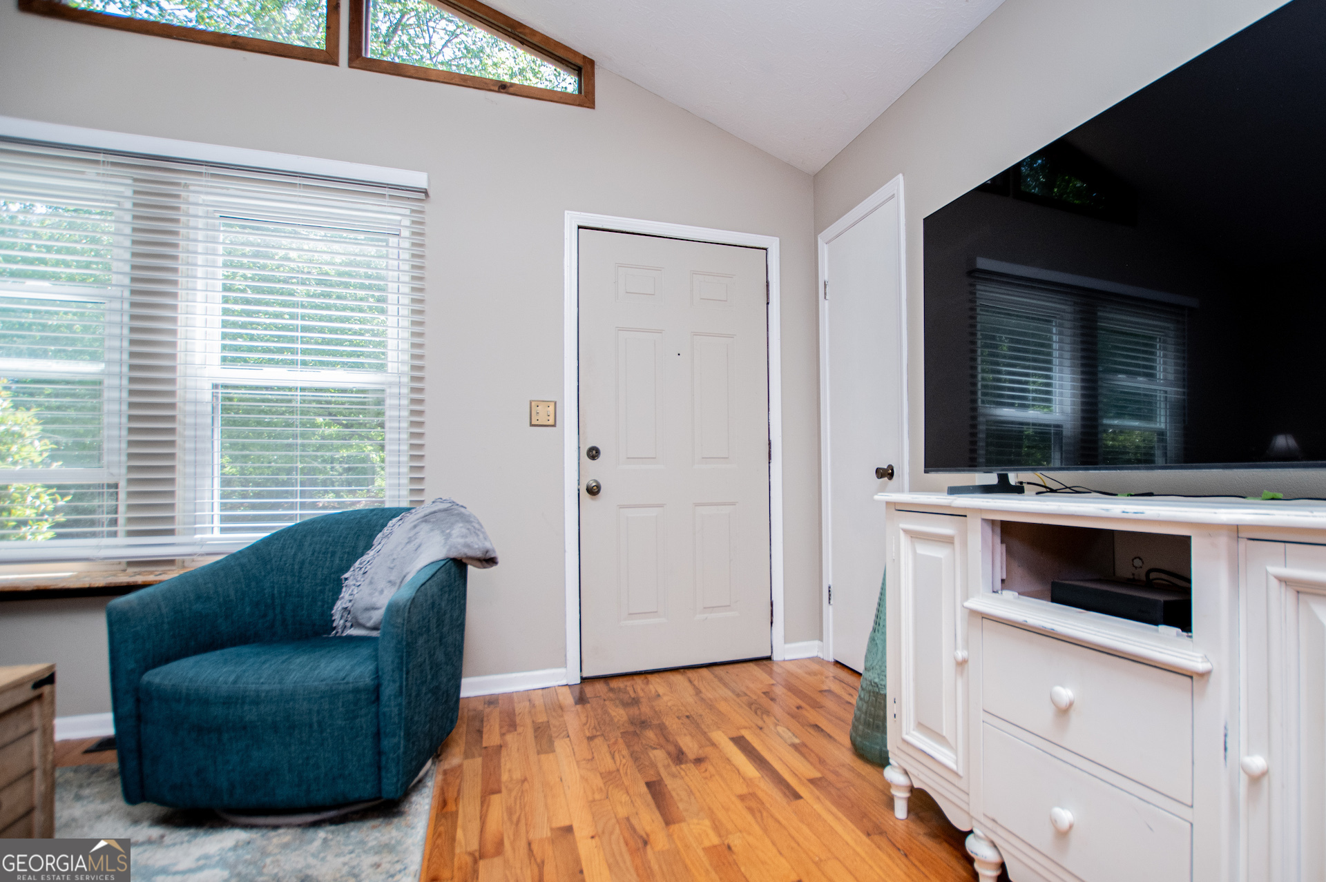1385 Lakeview Parkway Property Photo 7