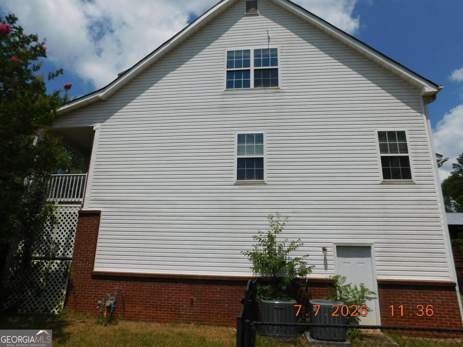 284 Valley Way Property Photo 4