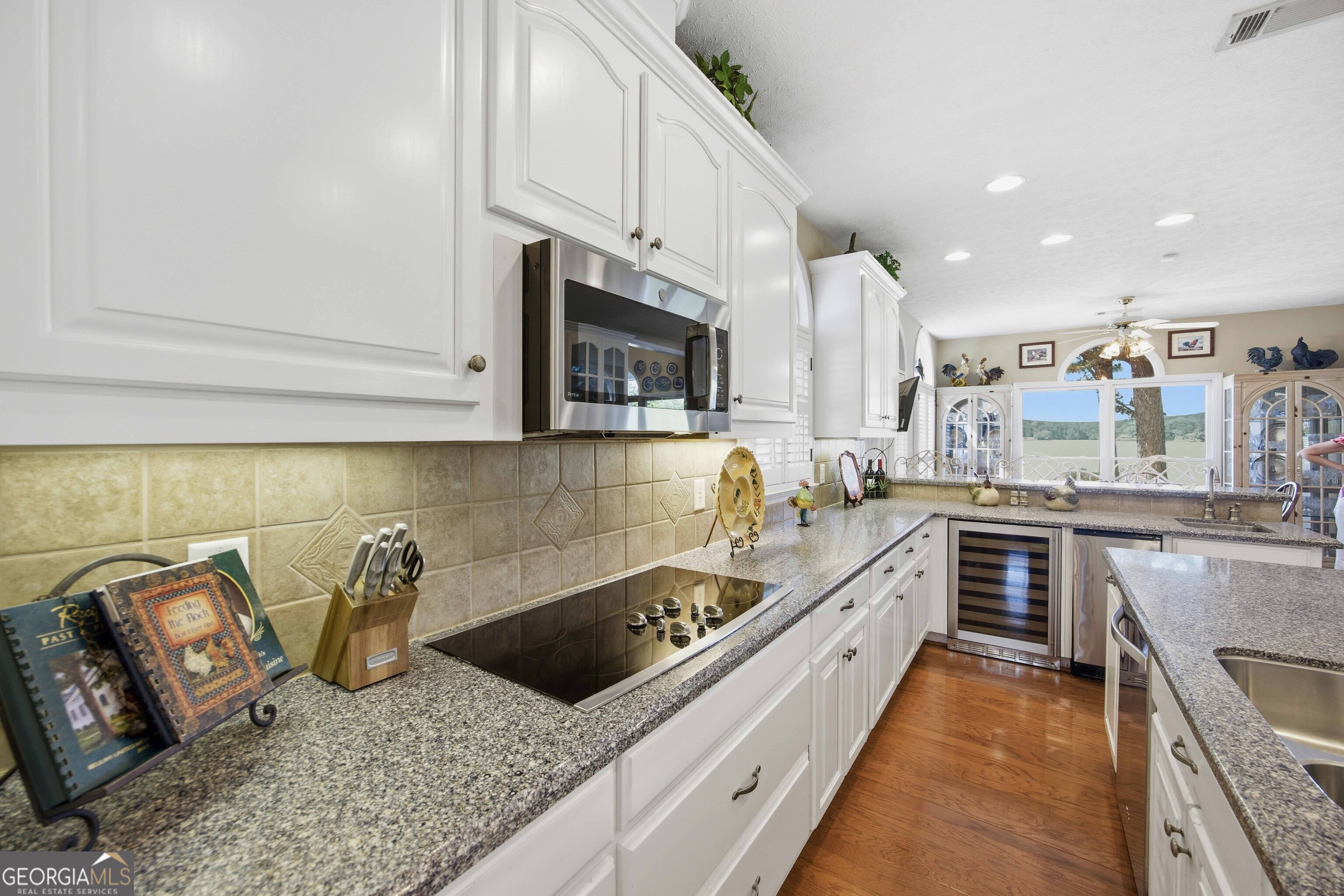 275 Lee Road 897 Property Photo 14