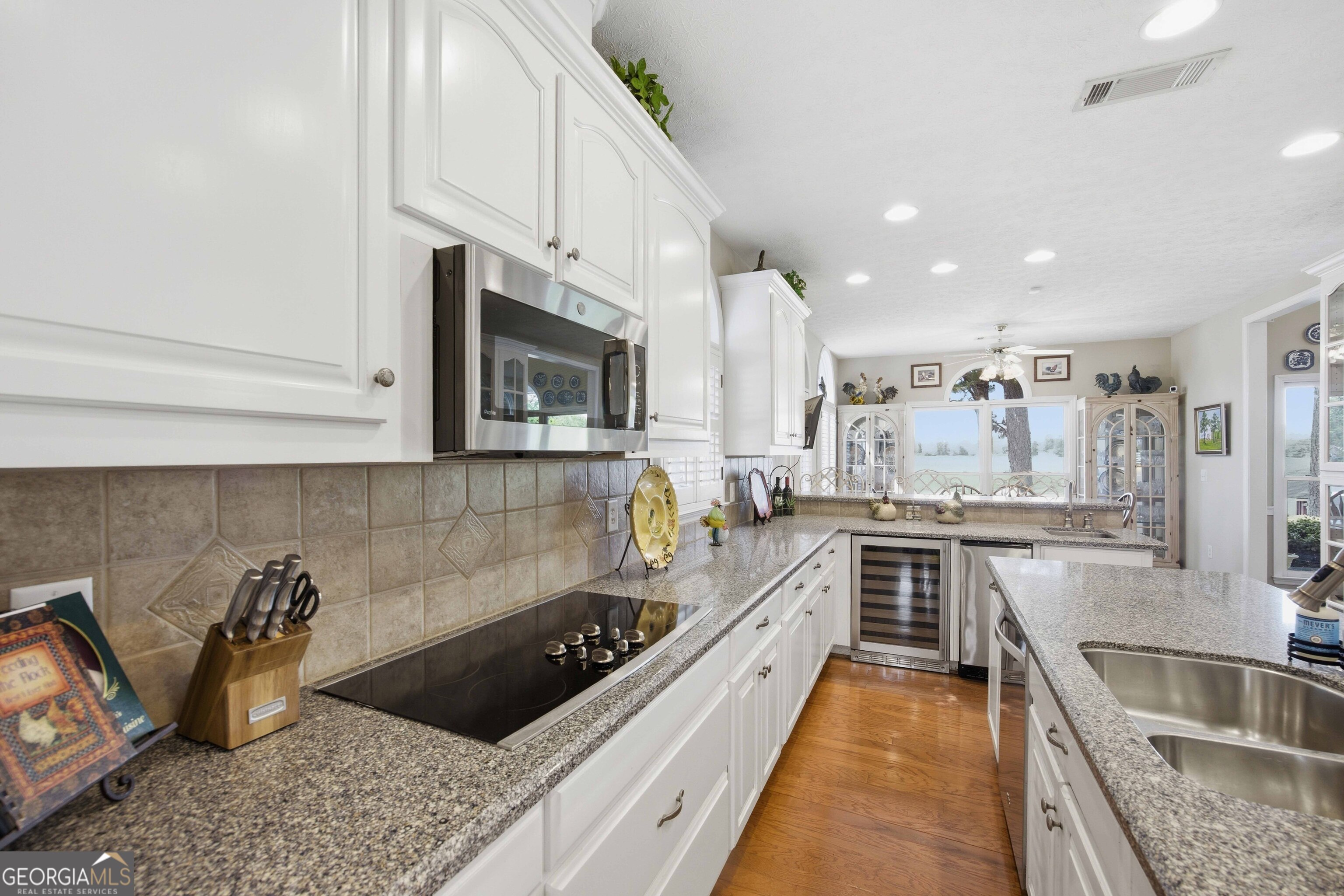 275 Lee Road 897 Property Photo 16