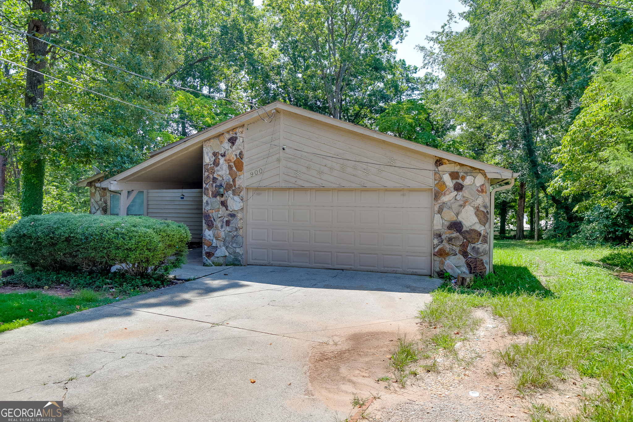 900 Pawnee Place Property Photo 1