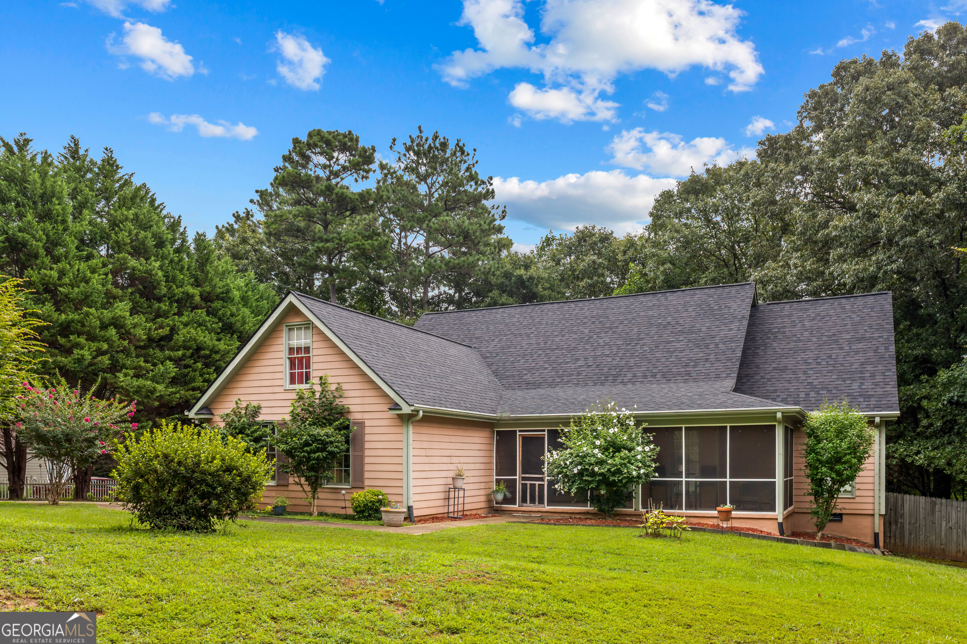 124 Foxdale Drive Property Photo 1
