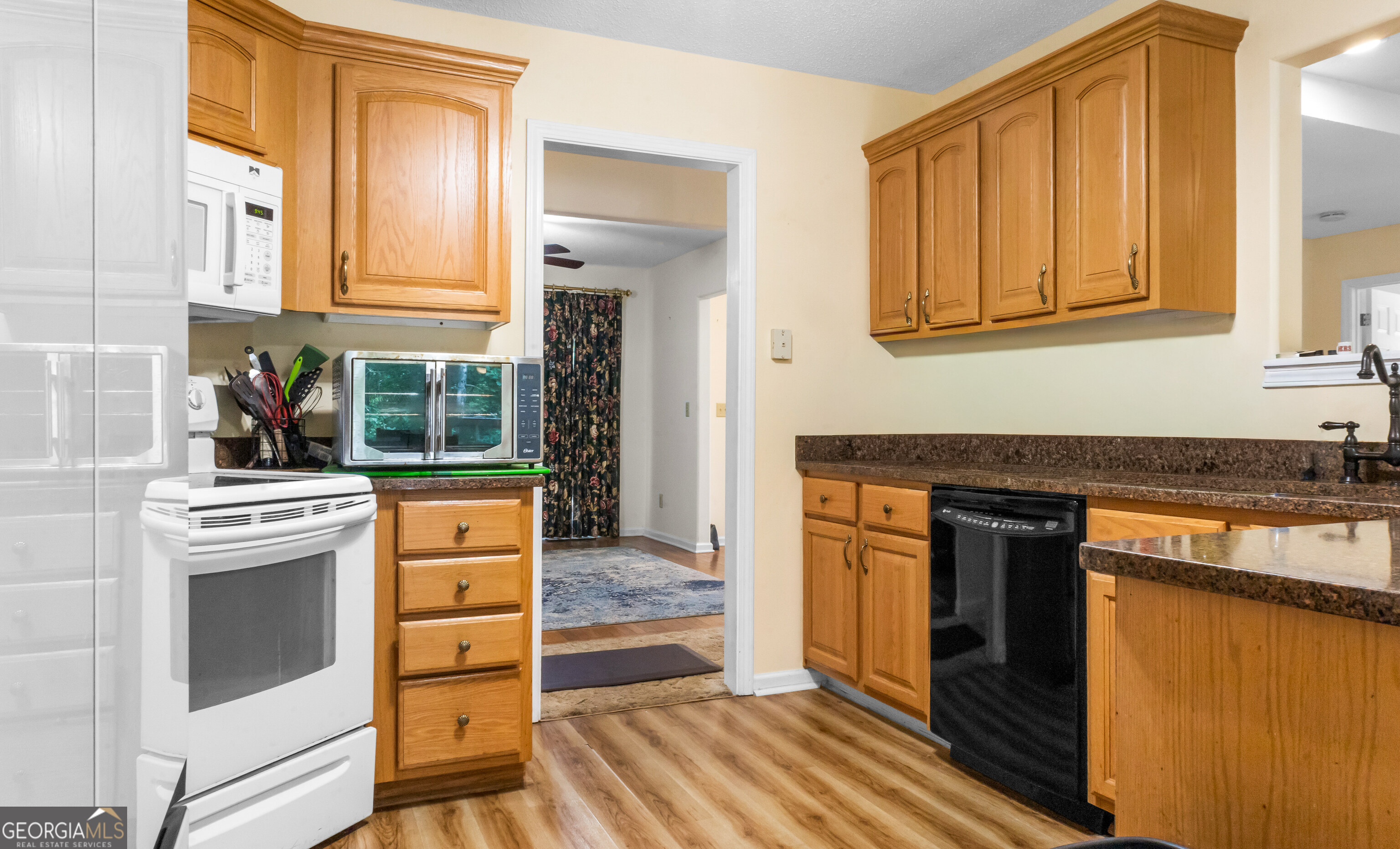 124 Foxdale Drive Property Photo 8