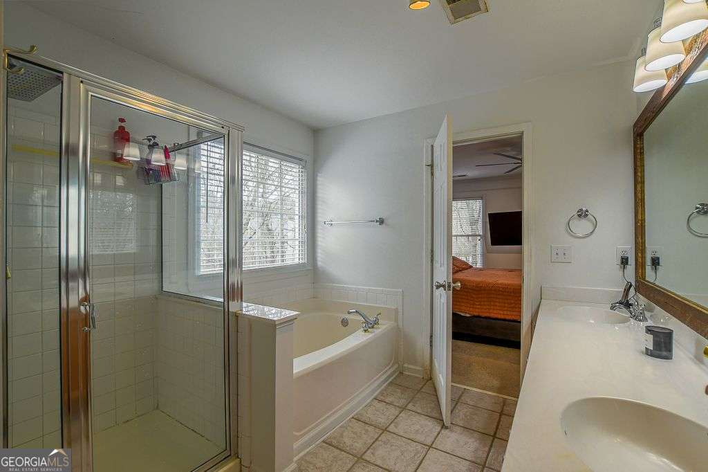2436 Leaf Hollow Court Se Property Photo 17