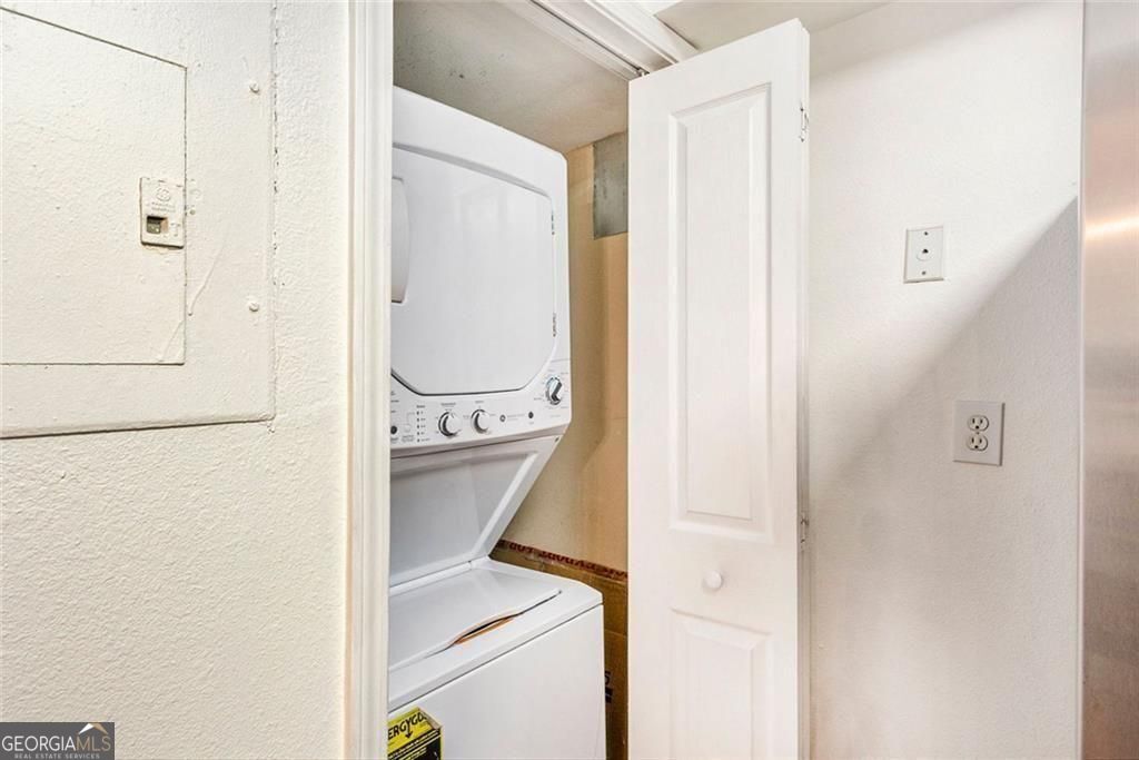 6940 Roswell Road # 16b Property Photo 13