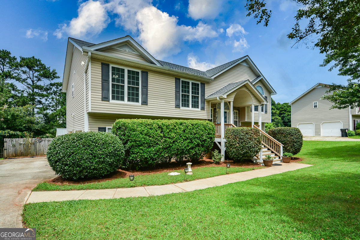 168 Oakview Drive Property Photo 3