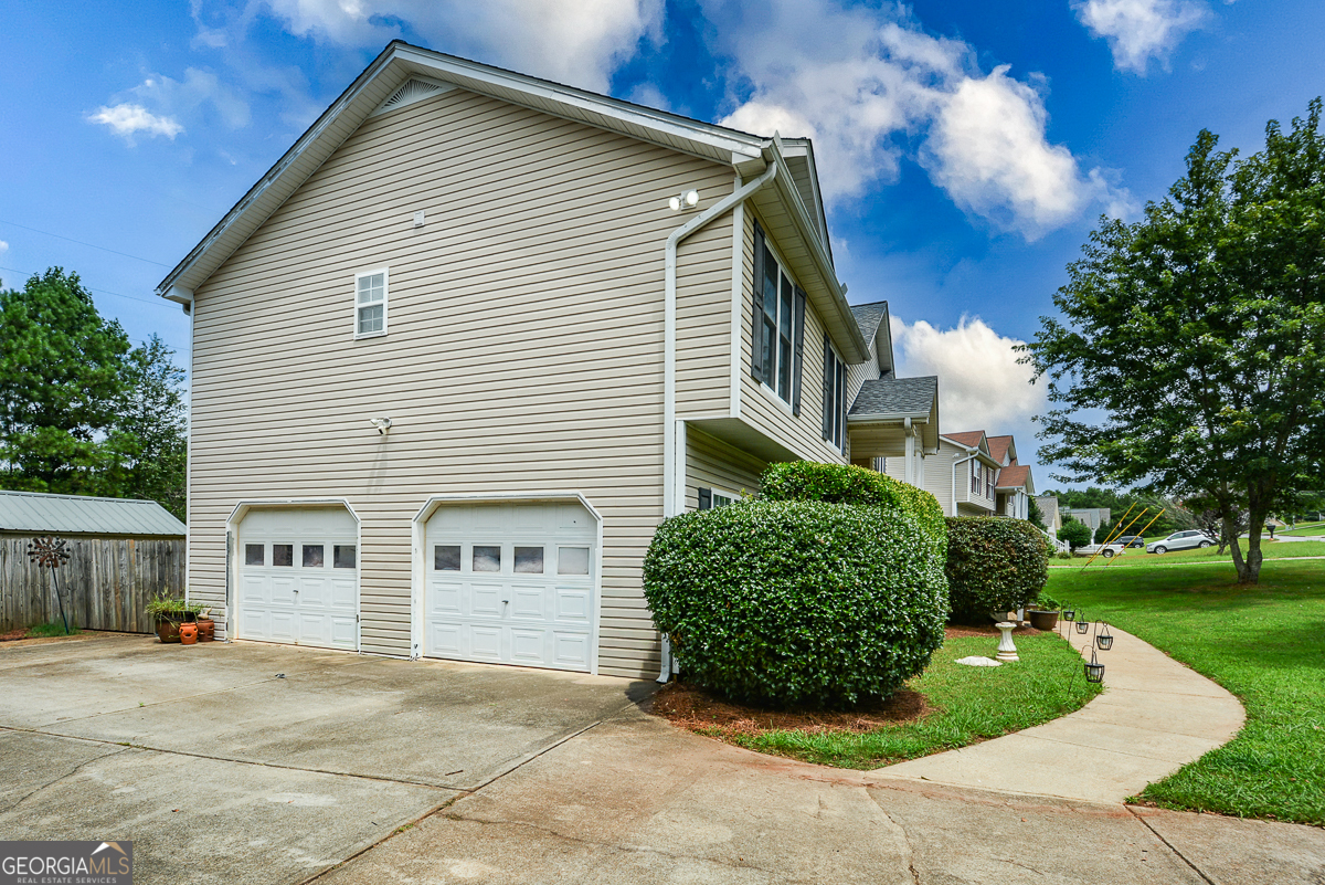 168 Oakview Drive Property Photo 4